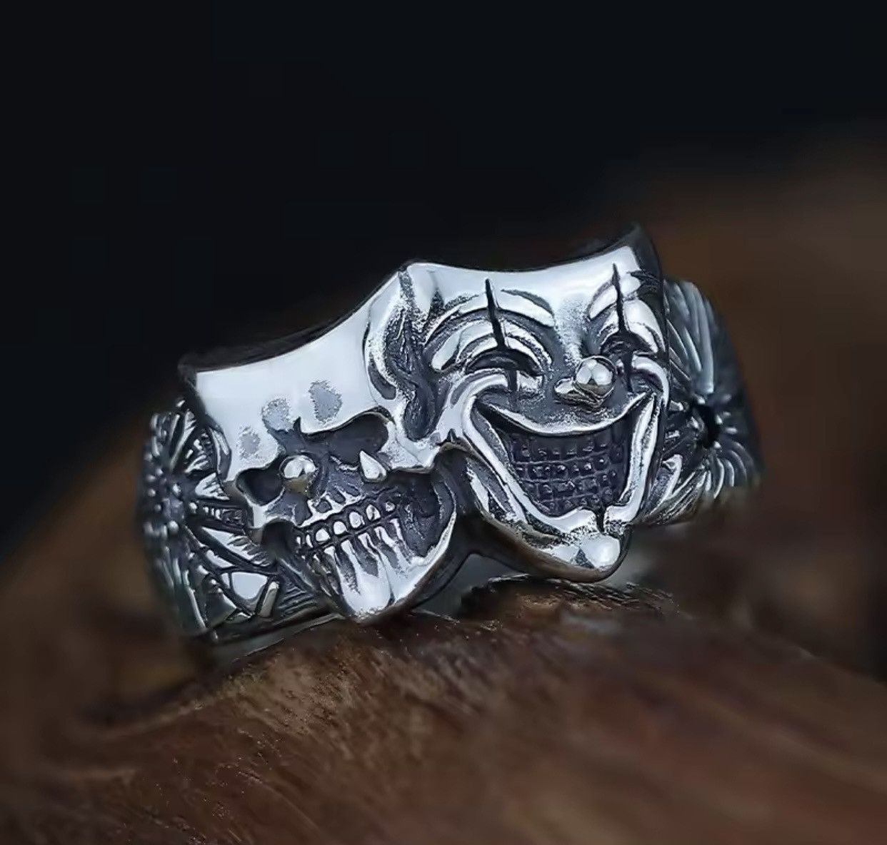 Jewelry Two Face Joker Ring Size ONE SIZE - 1 Thumbnail