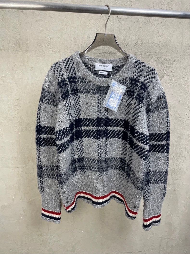Thom Browne Thom Browne size3 Gray Tibetan blue checkered wool sweater Size US L / EU 52-54 / 3 - 3 Thumbnail