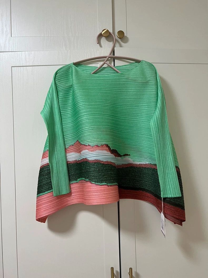 Issey Miyake Issey Miyake size:one size Green striped top Size S / US 4 / IT 40 - 2 Thumbnail