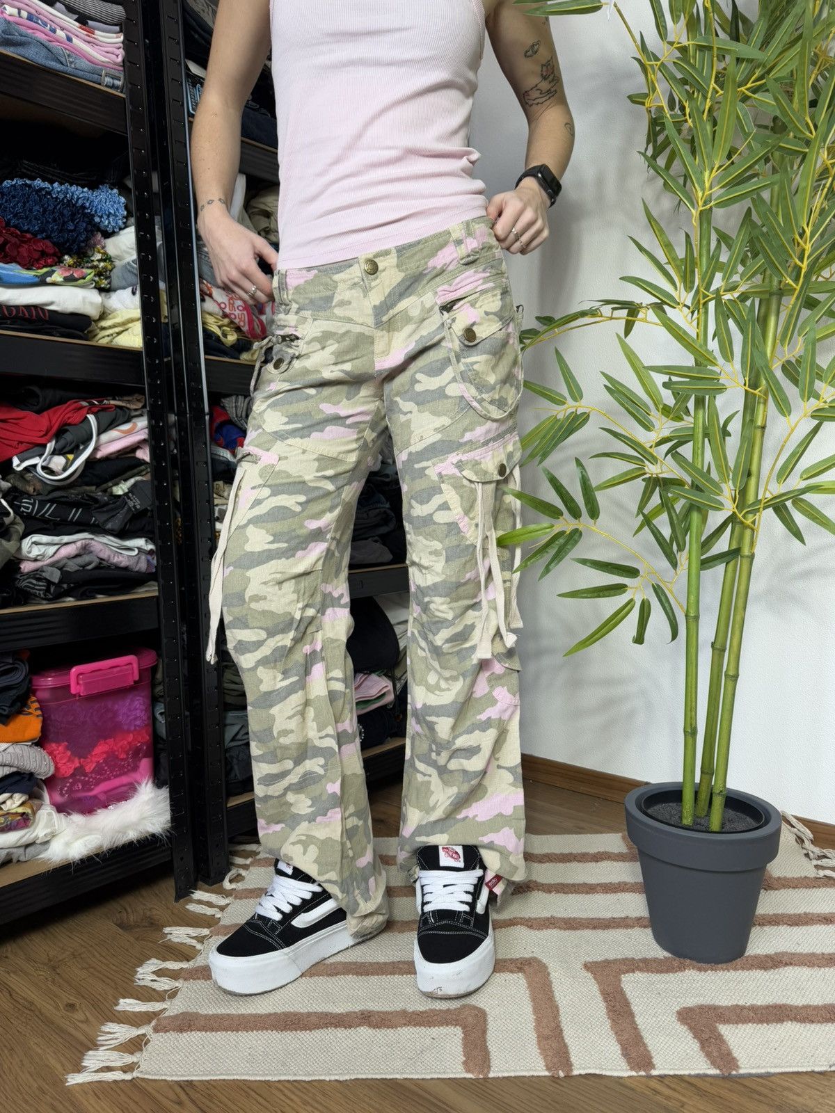 Vintage VINTAGE CAMOUFLAGE 2000s CUTE PINK STRIPED PANTS Size 27" / US 4 / IT 40 - 2 Thumbnail