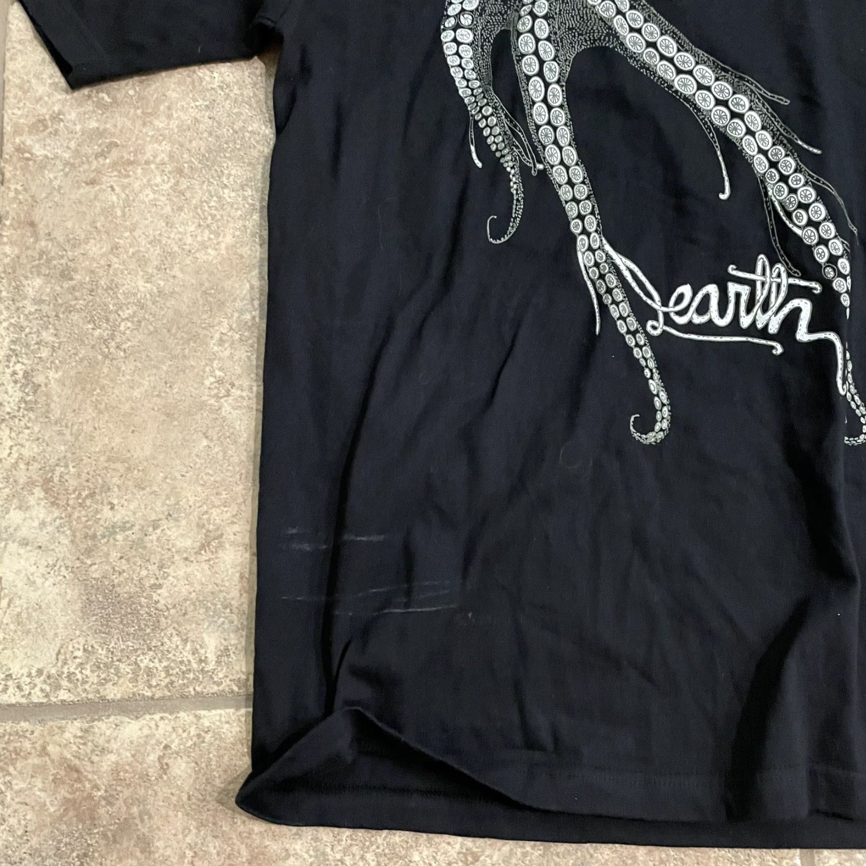 Vintage Black Earth Graphic Tee Mens Size M NWT Size US M / EU 48-50 / 2 - 3 Thumbnail