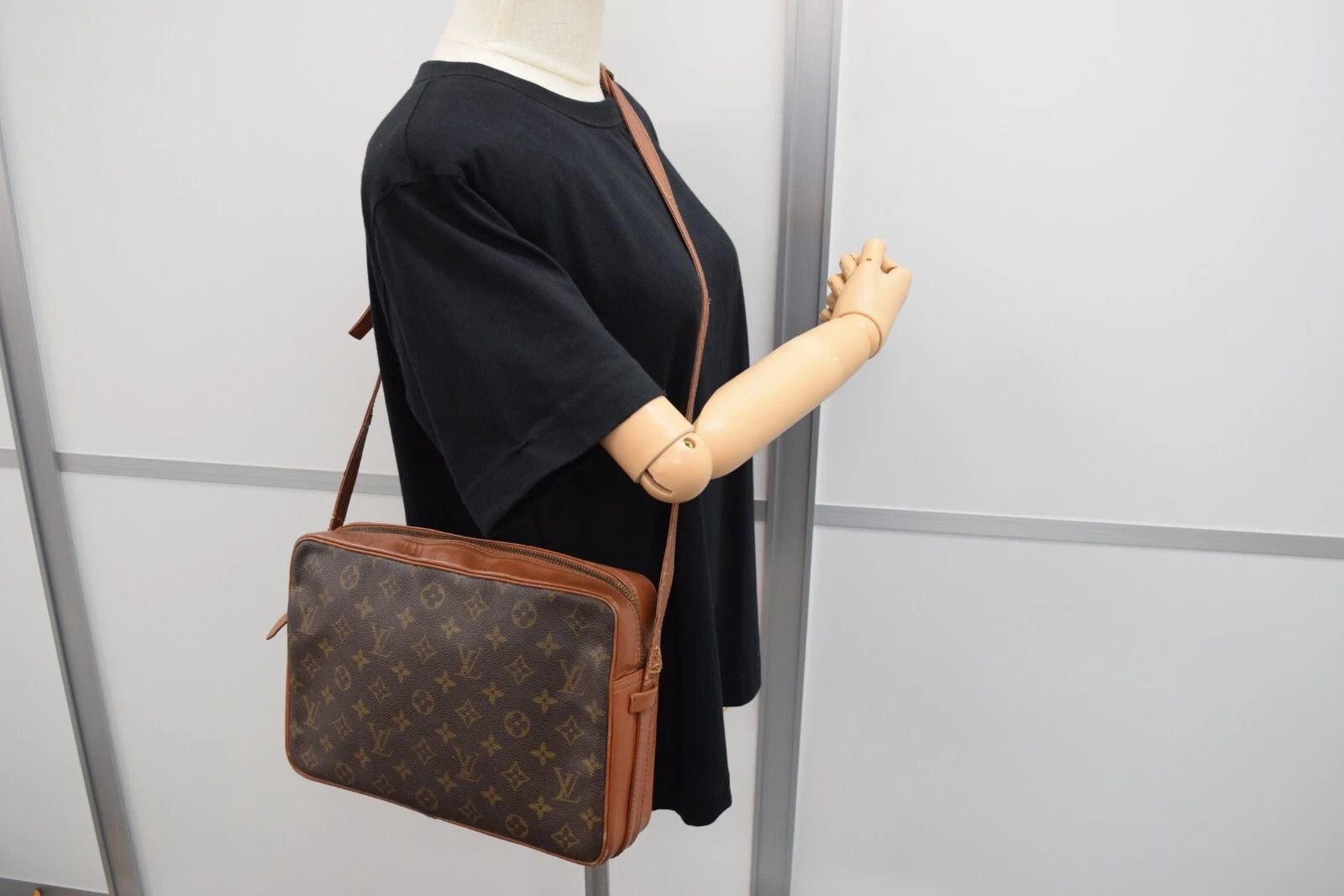 Louis Vuitton Louis Vuitton Sac Bandouliere Monogram Shoulder Bag M51364 Size ONE SIZE - 2 Thumbnail