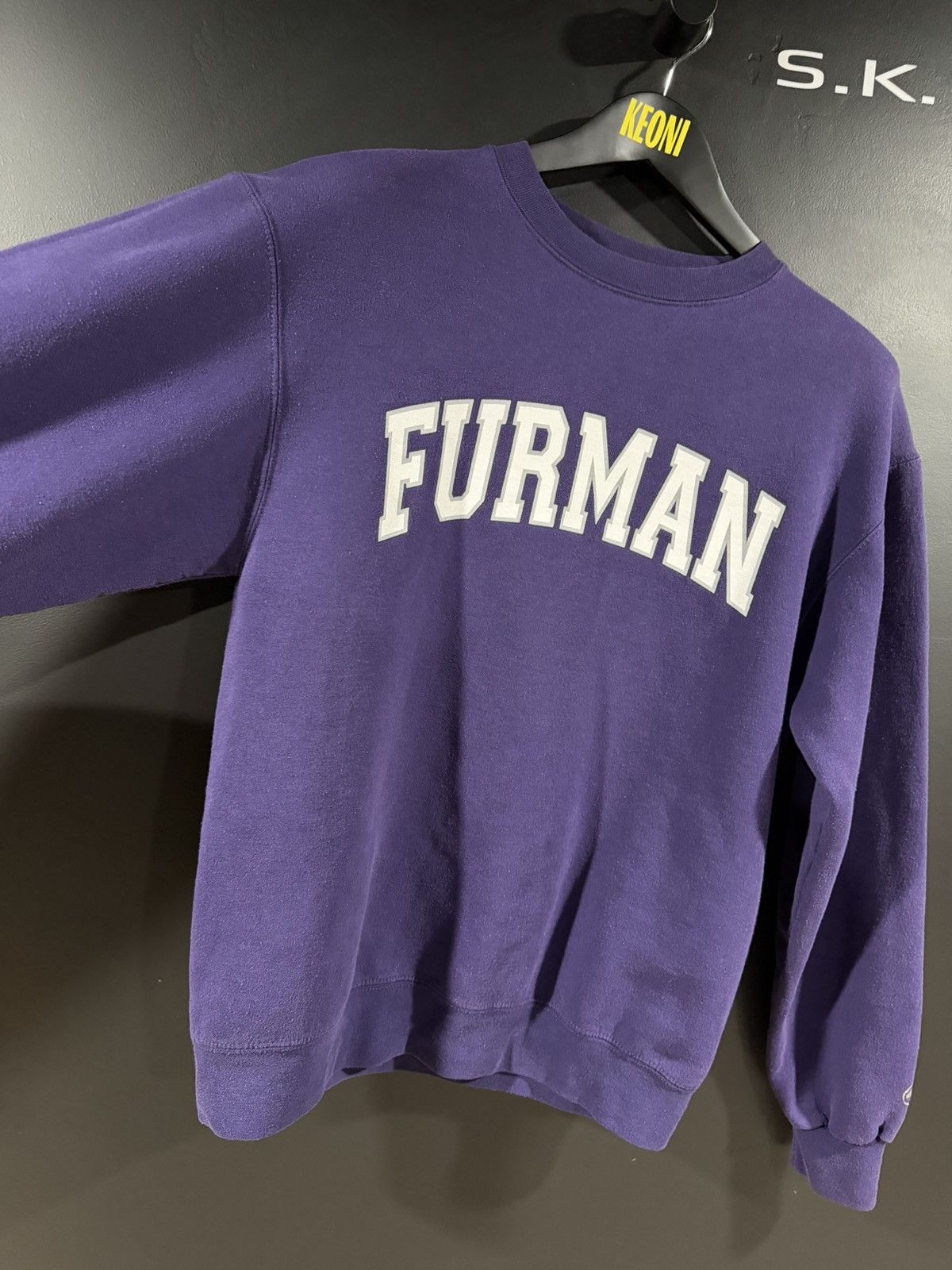 Champion 1990s Vintage Furman College Faded NCAA Sports Sweatshirt L Size US L / EU 52-54 / 3 - 4 Thumbnail