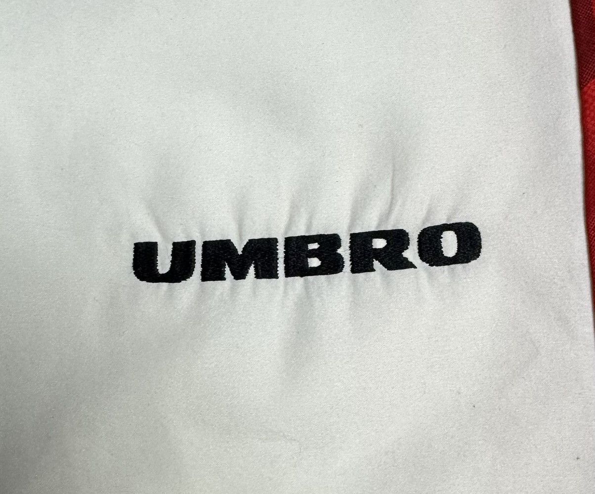 Umbro Manchester United 1996/98 Home Football Soccer Shorts Umbro Size US 30 / EU 46 - 7 Thumbnail