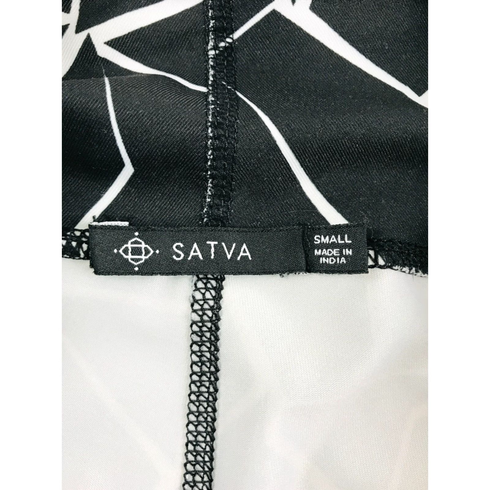 Vintage Satva Yoga Pants Women's Size S Black Athletic Wear Stretch Geometric pattern Size 28" / US 6 / IT 42 - 5 Thumbnail