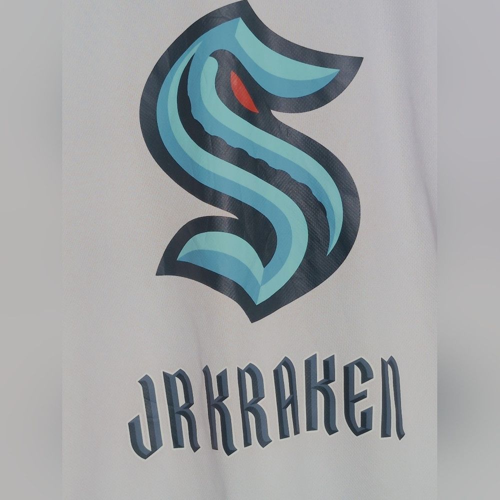 Other Seattle Kraken Jr sz M White Long Sleeve Shirt #32 Size US M / EU 48-50 / 2 - 3 Thumbnail