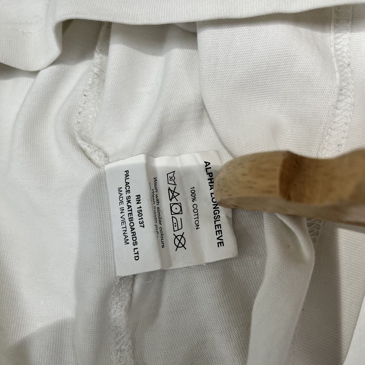 Palace Palace Long Sleeve White Size US L / EU 52-54 / 3 - 5 Thumbnail