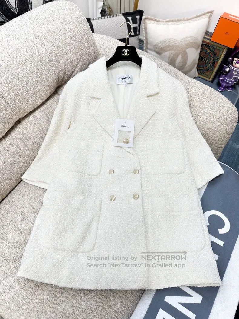 Chanel Chanel 22S popular white soft tweed four-pocket silhouette Size XS / US 0-2 / IT 36-38 - 1 Thumbnail