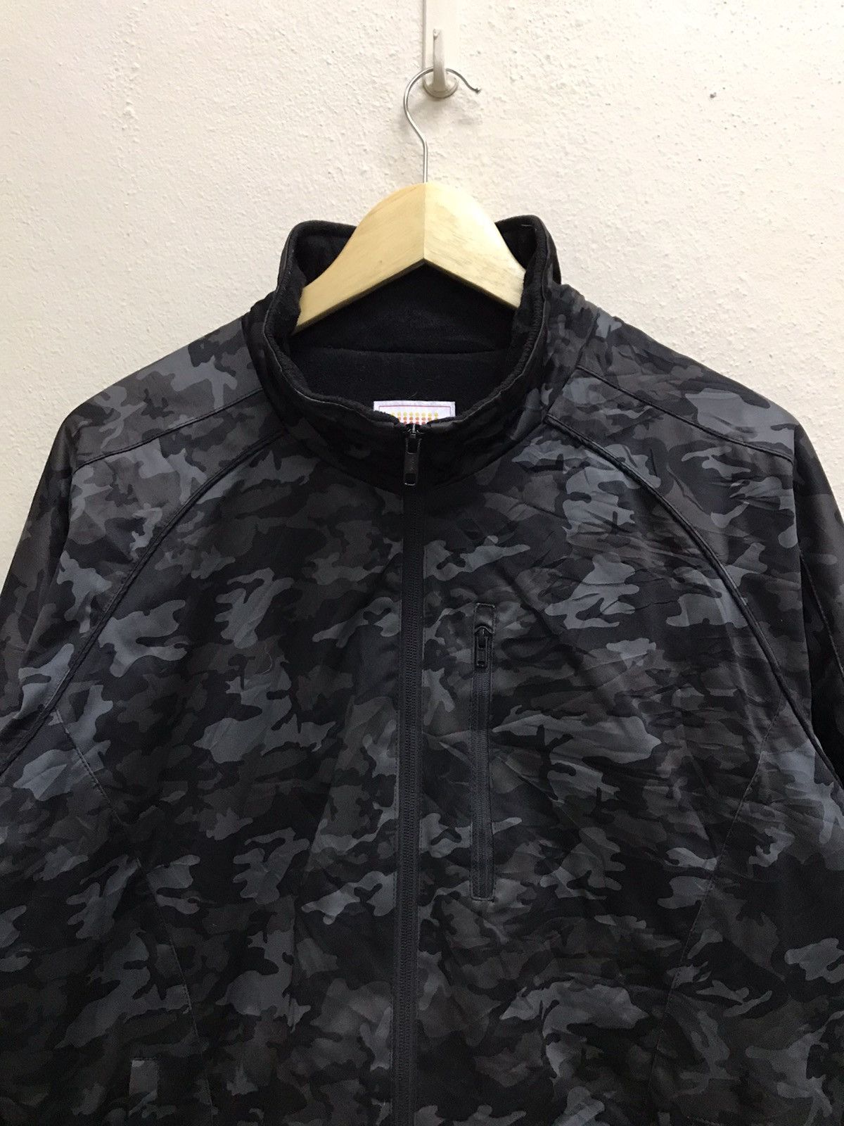 Japanese Brand VINTAGE Y2K HOT FINE CAMO STYLE DOUBLE LAYER JACKET Size US M / EU 48-50 / 2 - 4 Thumbnail