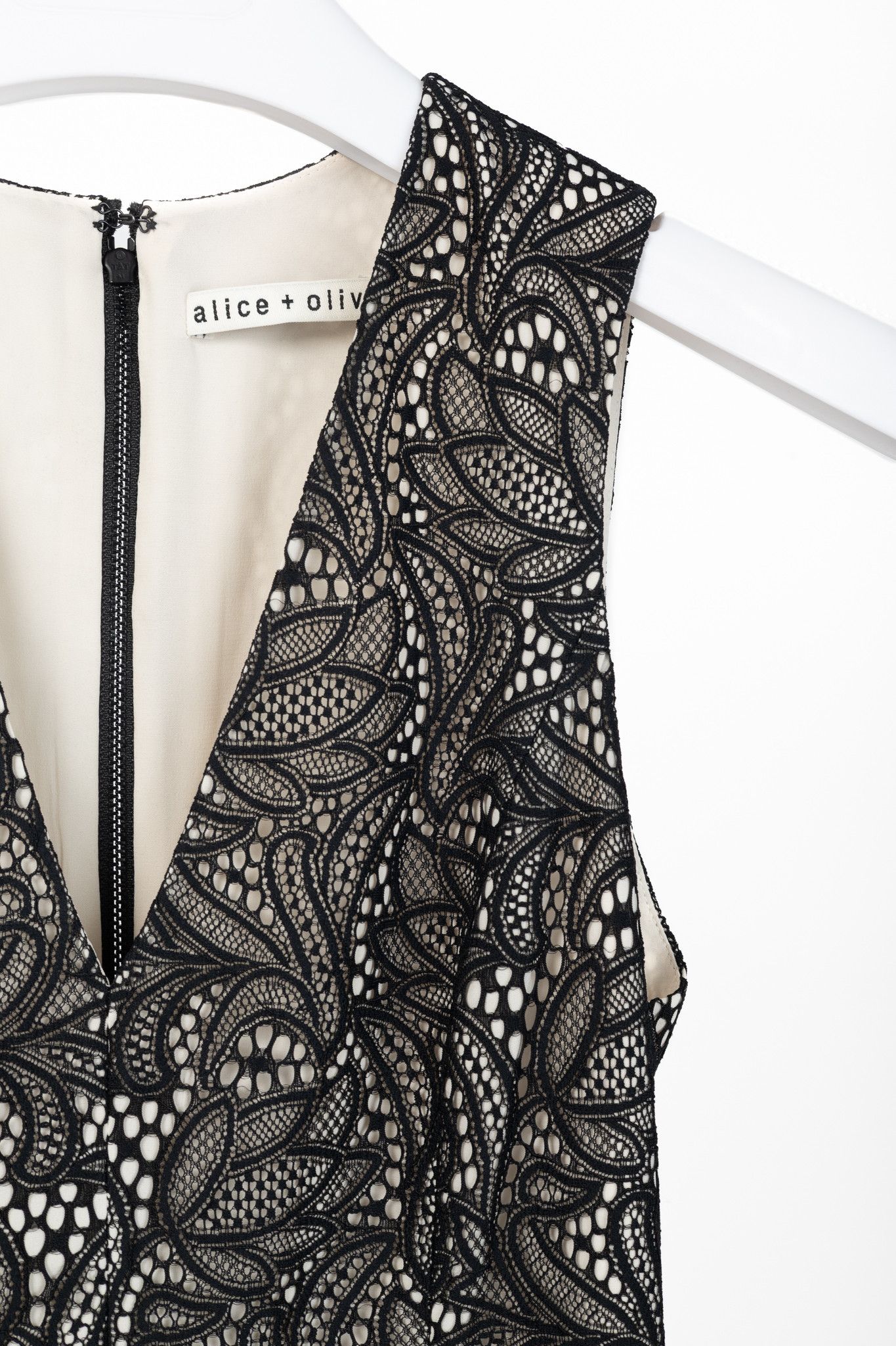 Alice + Olivia Alice + Olivia Zooey Black Seamed Lace Bodysuit Size XS / US 0-2 / IT 36-38 - 5 Thumbnail