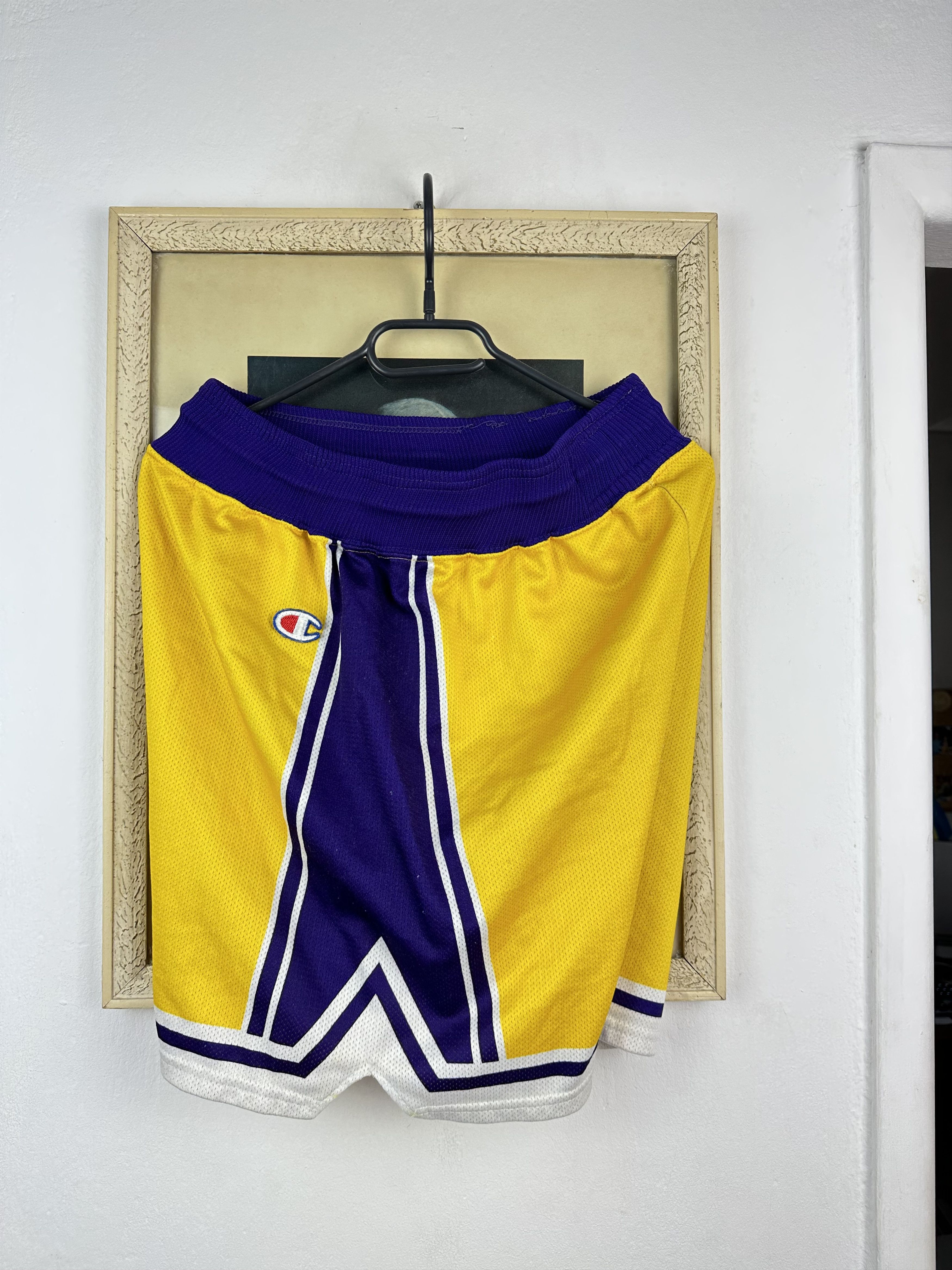 Champion Vintage Champion Lakers Shorts Bryant Era Rare NBA M Size US 32 / EU 48 - 13 Thumbnail