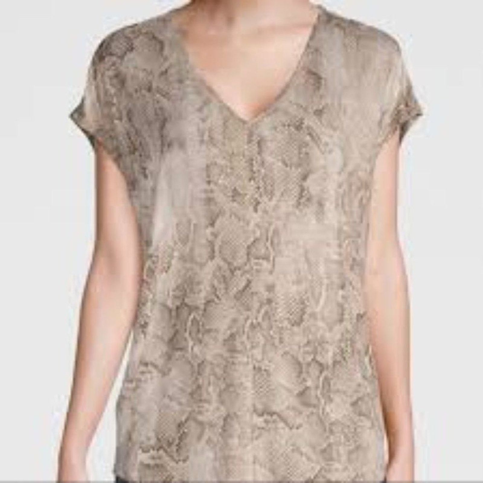 White House Black Market White House Black Market Blouse Womens Size Small V-Neck Top Size S / US 4 / IT 40 - 5 Thumbnail