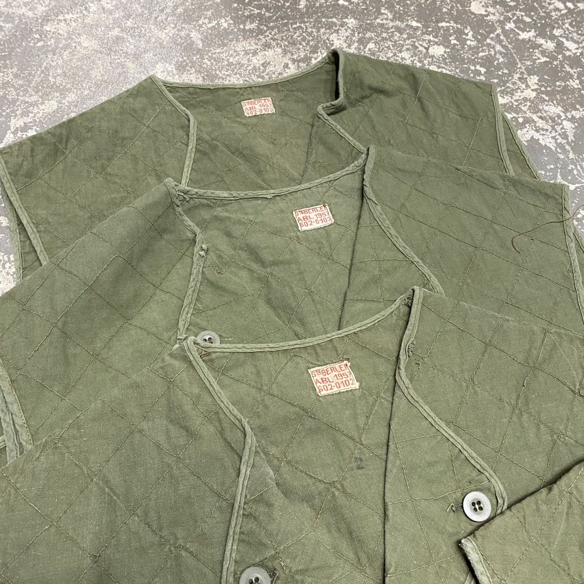 Japanese Brand × Vintage True Vintage Green Quilted British Military Vest Size US M / EU 48-50 / 2 - 9 Thumbnail