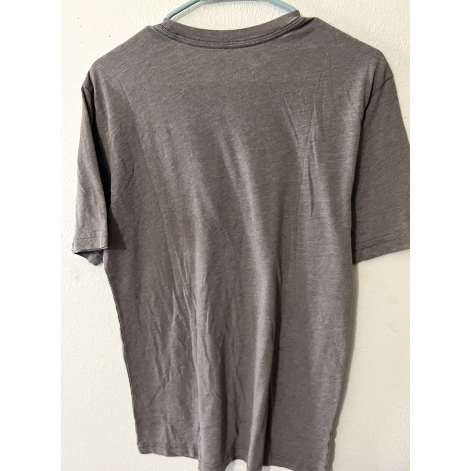 TravisMathew TRAVIS MATHEW Gray Short Sleeve Crew Neck T-Shirt Men Small Graphic Sports Size US S / EU 44-46 / 1 - 2 Thumbnail