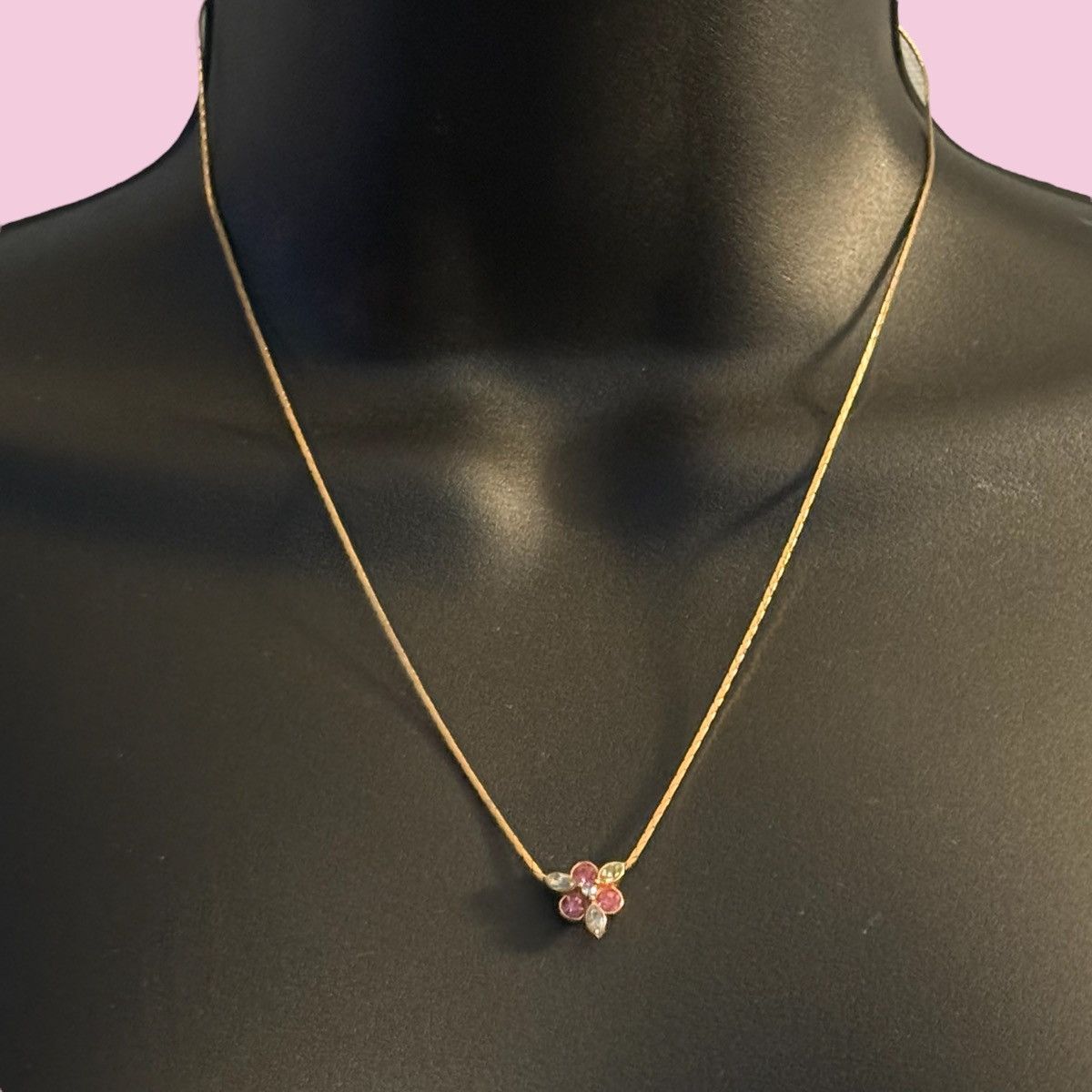 Vintage Vintage Avon dainty gold tone pink flower gemstone necklace Size ONE SIZE - 1 Thumbnail