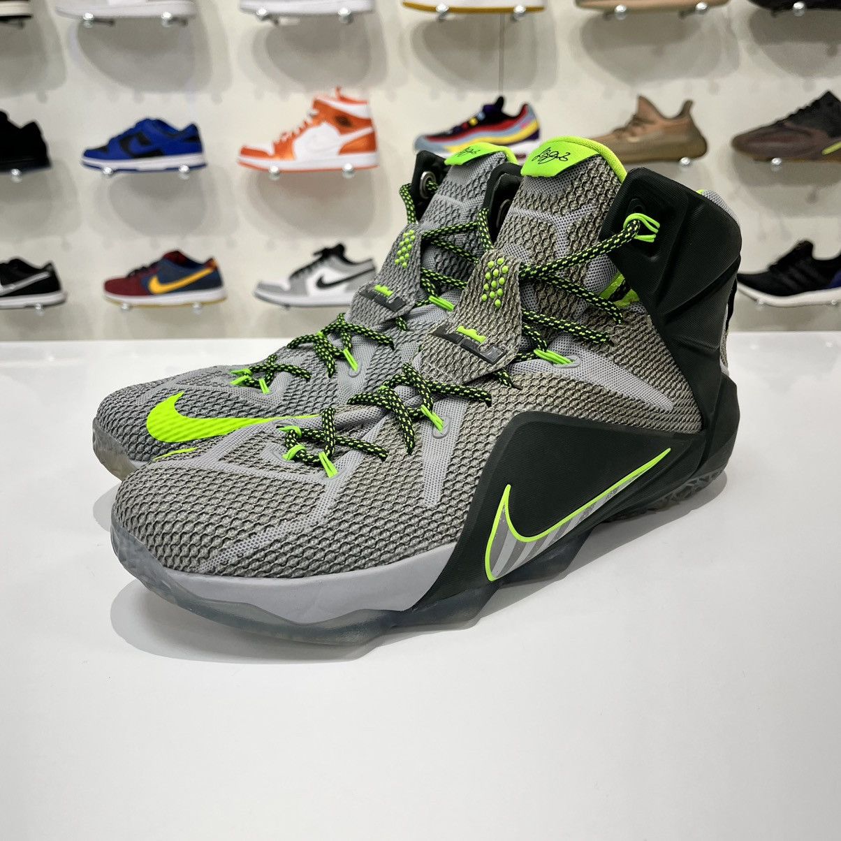 Nike Nike LeBron 12 Dunk Force Size US 12 / EU 45 - 2 Thumbnail