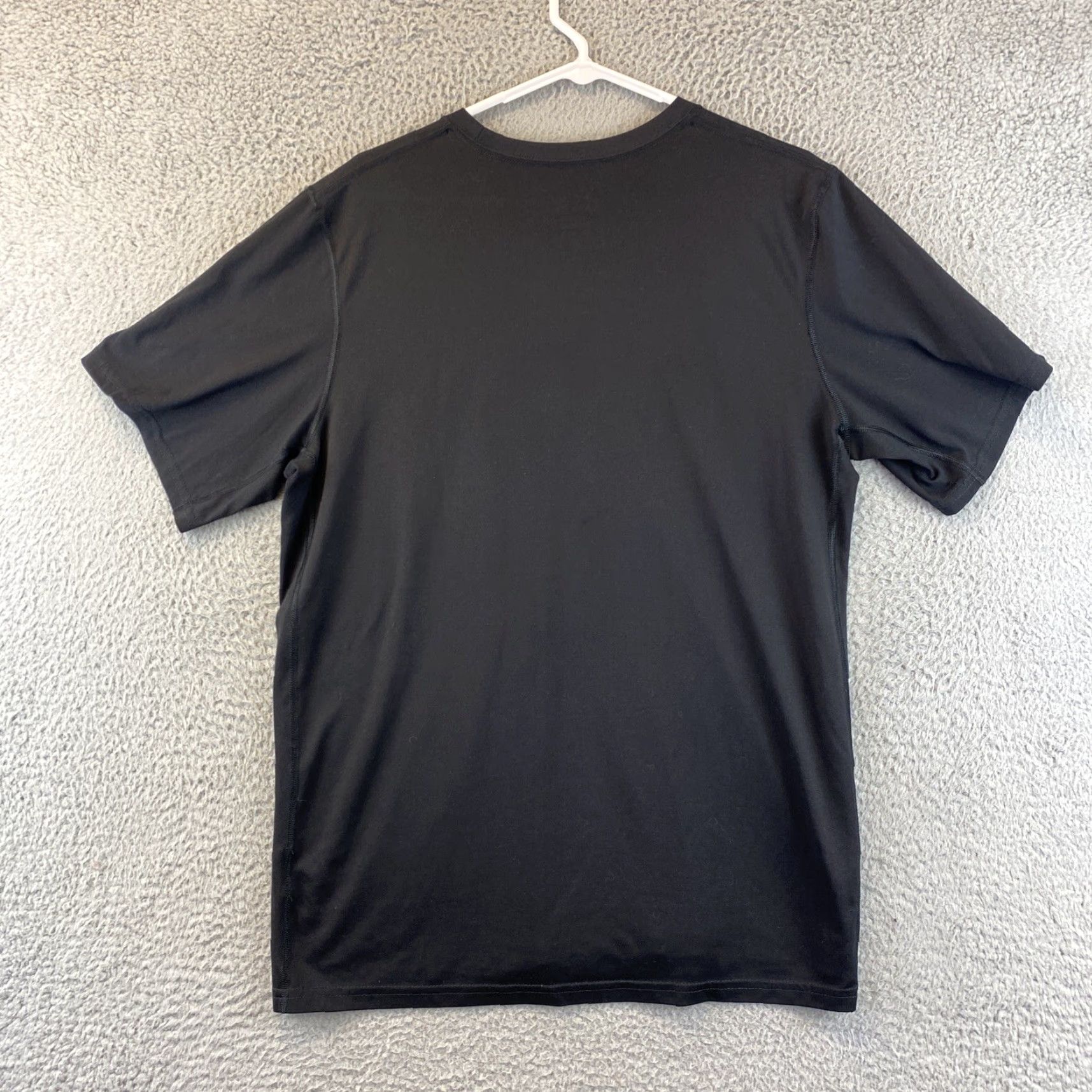 Nike Nike Men's T-Shirt Size Large Black Graphic Tee Crew Neck Logo Quotes 73-59 Size US 33 - 7 Thumbnail