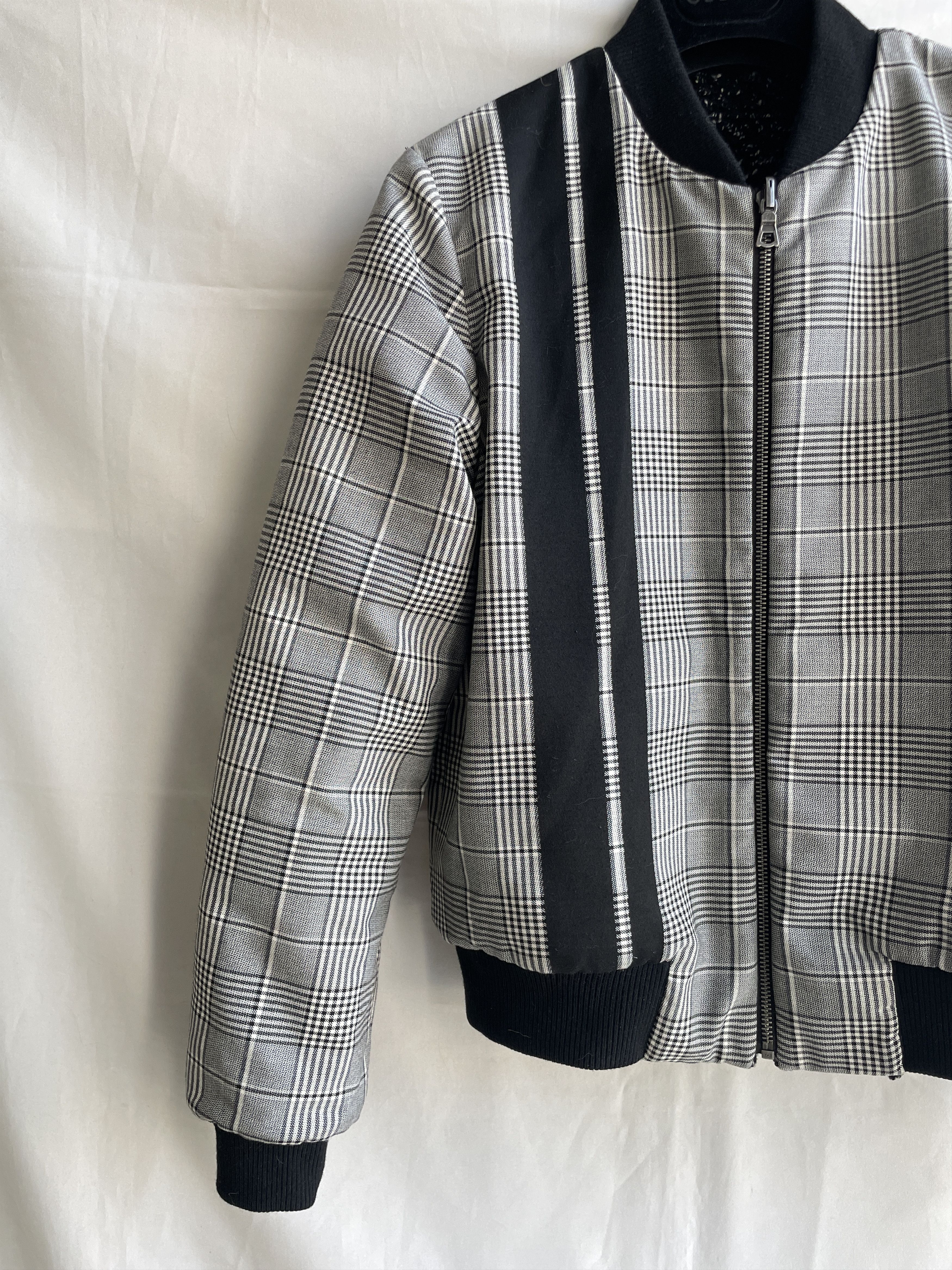 Alice + Olivia Alice + Olivia Lonnie Reversible Boucle Plaid Bomber Jacket Size M / US 6-8 / IT 42-44 - 7 Thumbnail