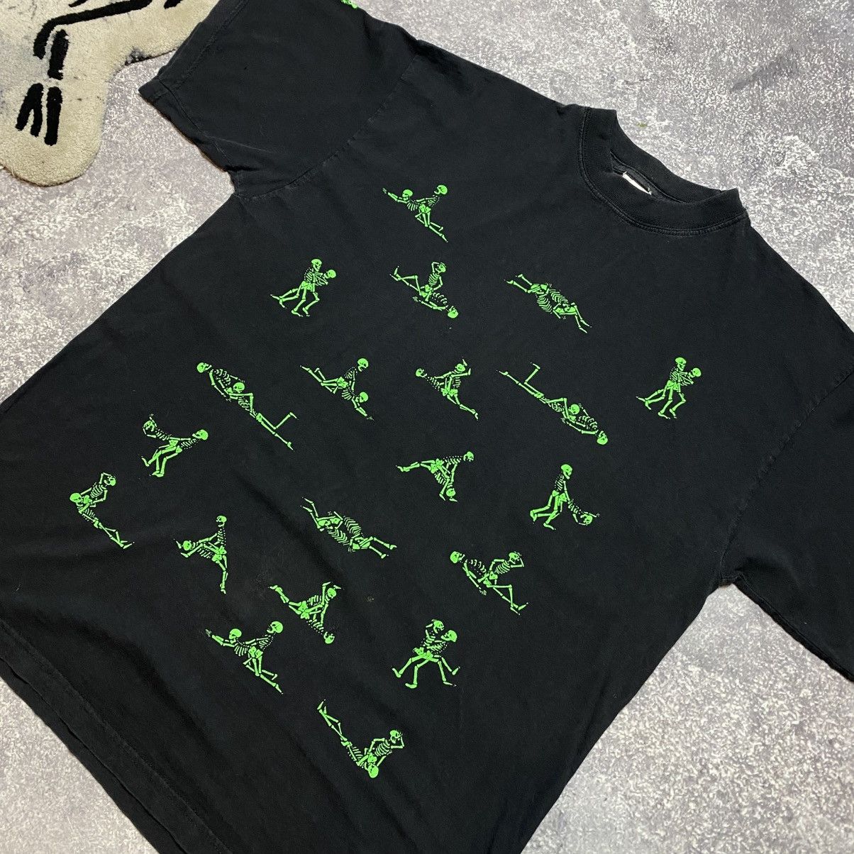 Vintage Vintage Skeleton Sex Bone in Love 90’s Humor tee Size US L / EU 52-54 / 3 - 2 Thumbnail