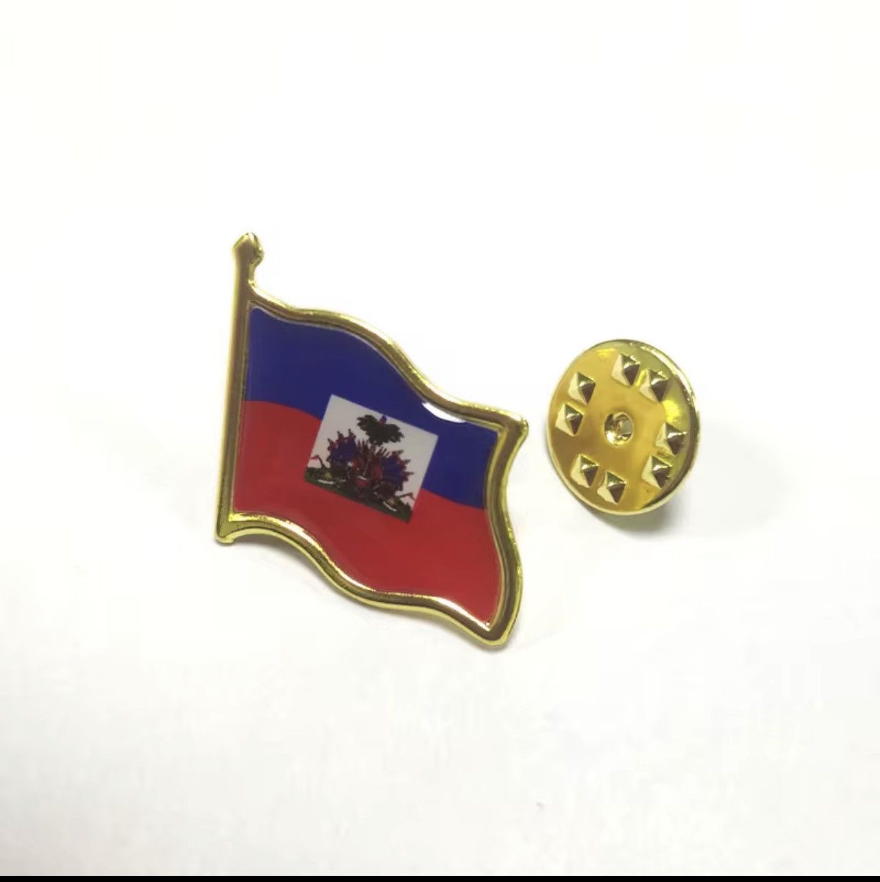 The Unbranded Brand Haitian Flag Lapel Pin – Gold Tone Enamel Haiti Flag Size ONE SIZE - 1 Thumbnail