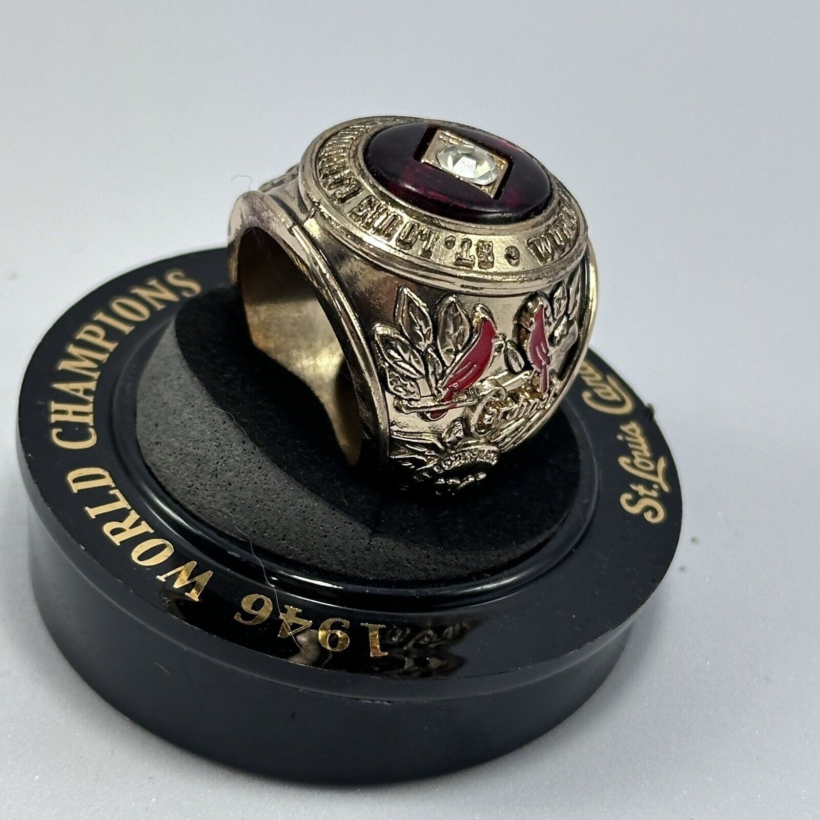 MLB St. Louis Cardinals Replica Ring 1946 World Champions Gold Size ONE SIZE - 7 Thumbnail