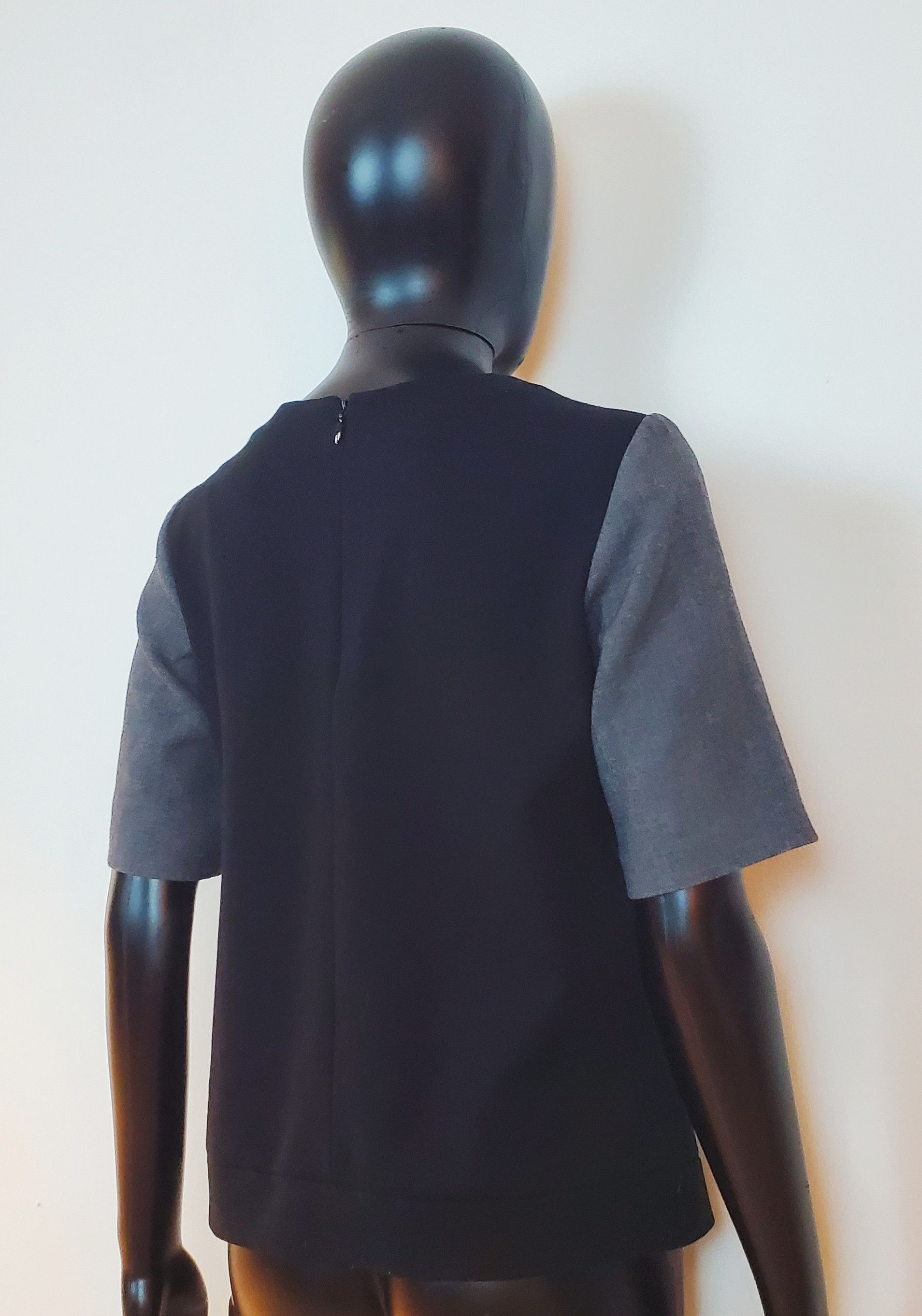 Club Monaco CLUB MONACO Gray Blouse Black Knit Side Combo Top Shirt Size XS / US 0-2 / IT 36-38 - 6 Thumbnail