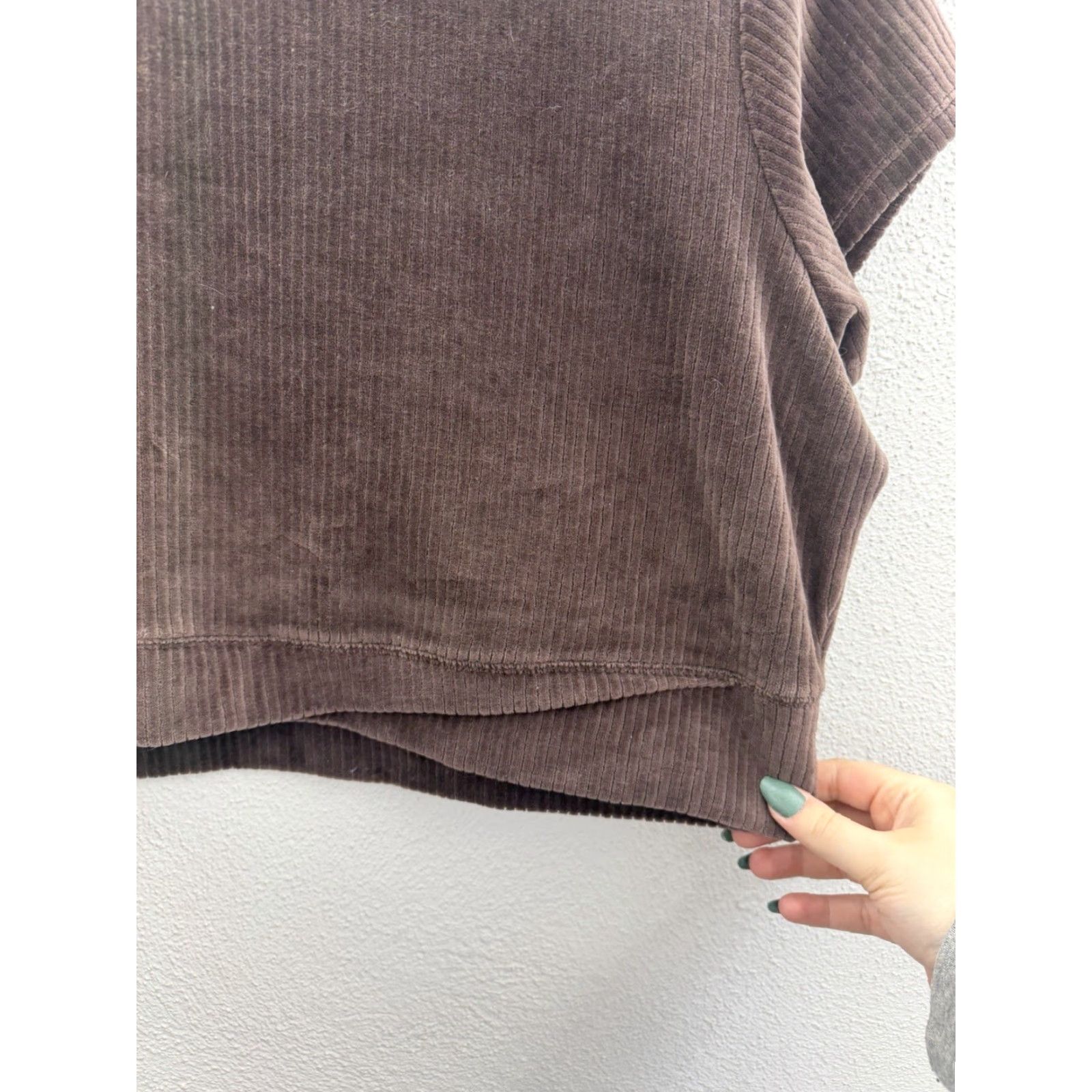 Old Navy Old Navy Shirt Brown Short Sleeve Cropped Ribbed Velour 2X Womens Shirt Adult 2X Brown Short Sleeve Cropped Velour Size XXL / US 16-18 / IT 52-54 - 3 Thumbnail