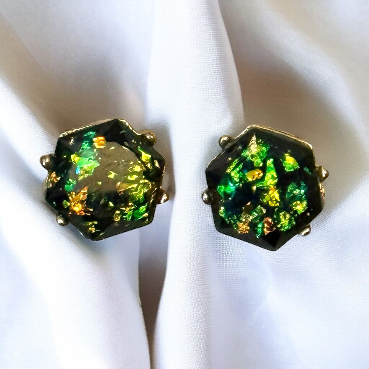 Other Faux Fire Opal hexagon stud earrings Size ONE SIZE - 1 Thumbnail