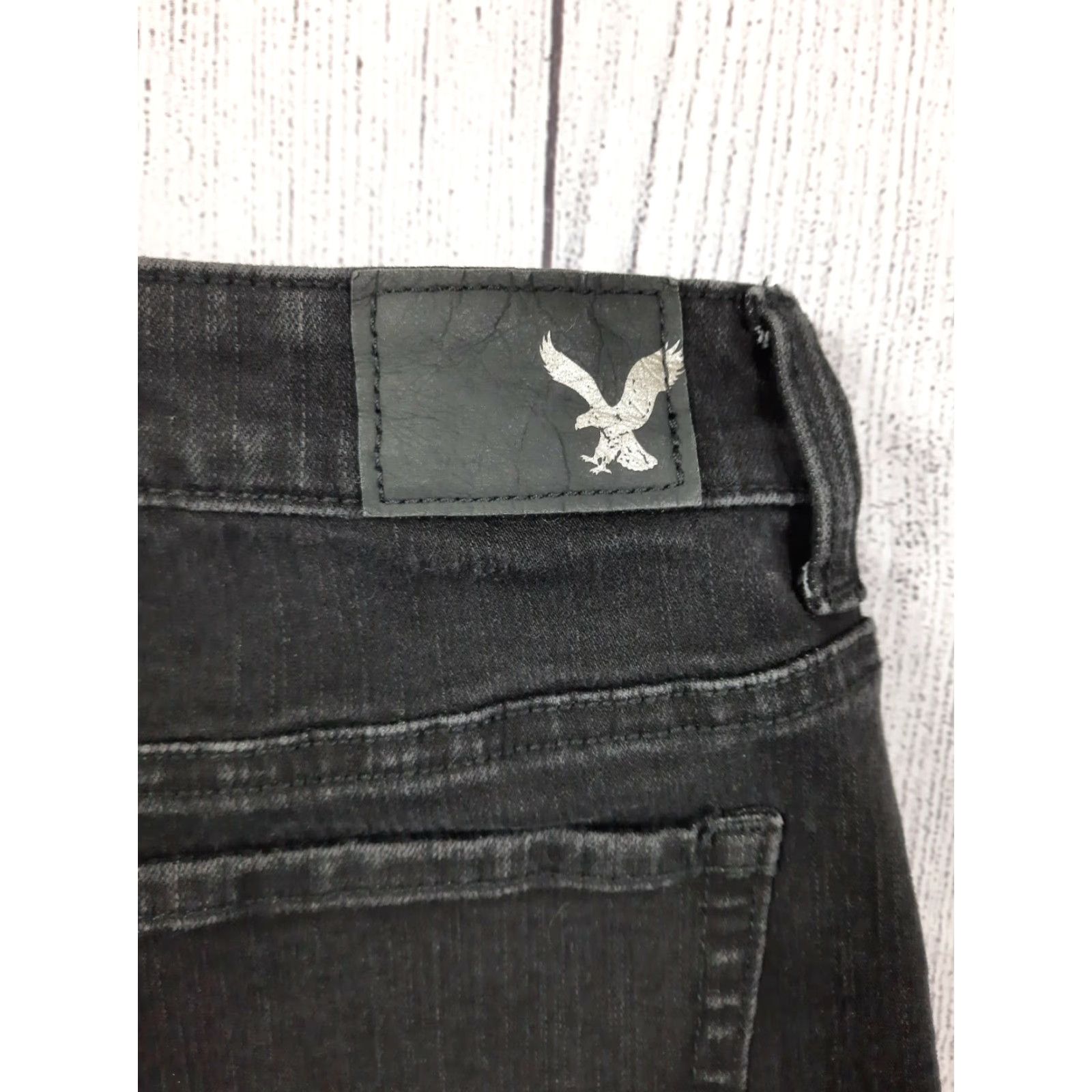 American Eagle Outfitters AMERICAN EAGLE WOMEN SIZE 8 HIGH RISE SHORTIE SUPER STRETCH BLACK JEAN SHORTS SHORTIE Cut-Off Stretch Jeans Womens Size 30" / US 8 / IT 44 - 7 Thumbnail