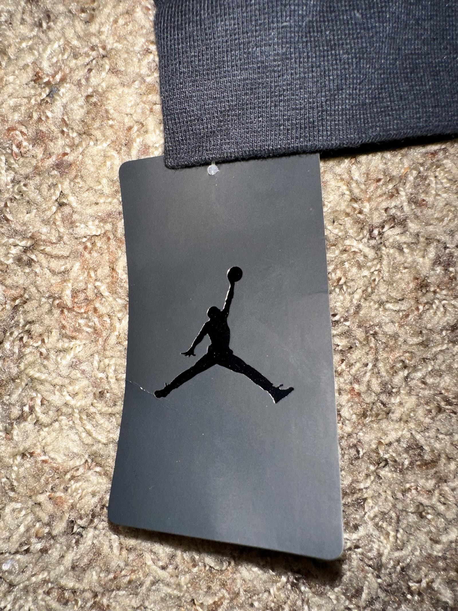 Jordan Brand Jordan Big Kids (Boy’s) Essentials Fleece Pullover Black Hoodie Size US M / EU 48-50 / 2 - 11 Thumbnail