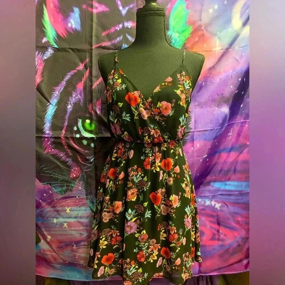 Forever 21 Forever 21 Floral Dress - XS Size XS / US 0-2 / IT 36-38 - 1 Thumbnail