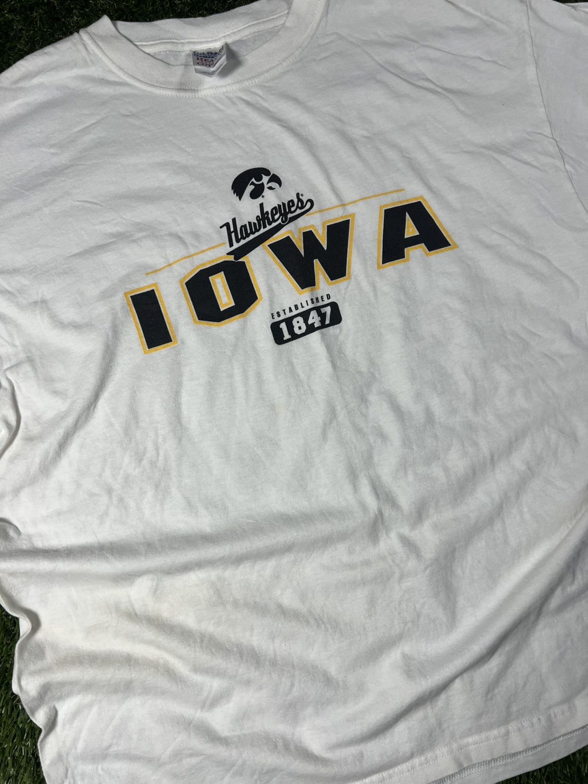 NCAA Vintage Y2K University of Iowa Hawkeyes College Sports Tee Size US XL / EU 56 / 4 - 2 Thumbnail