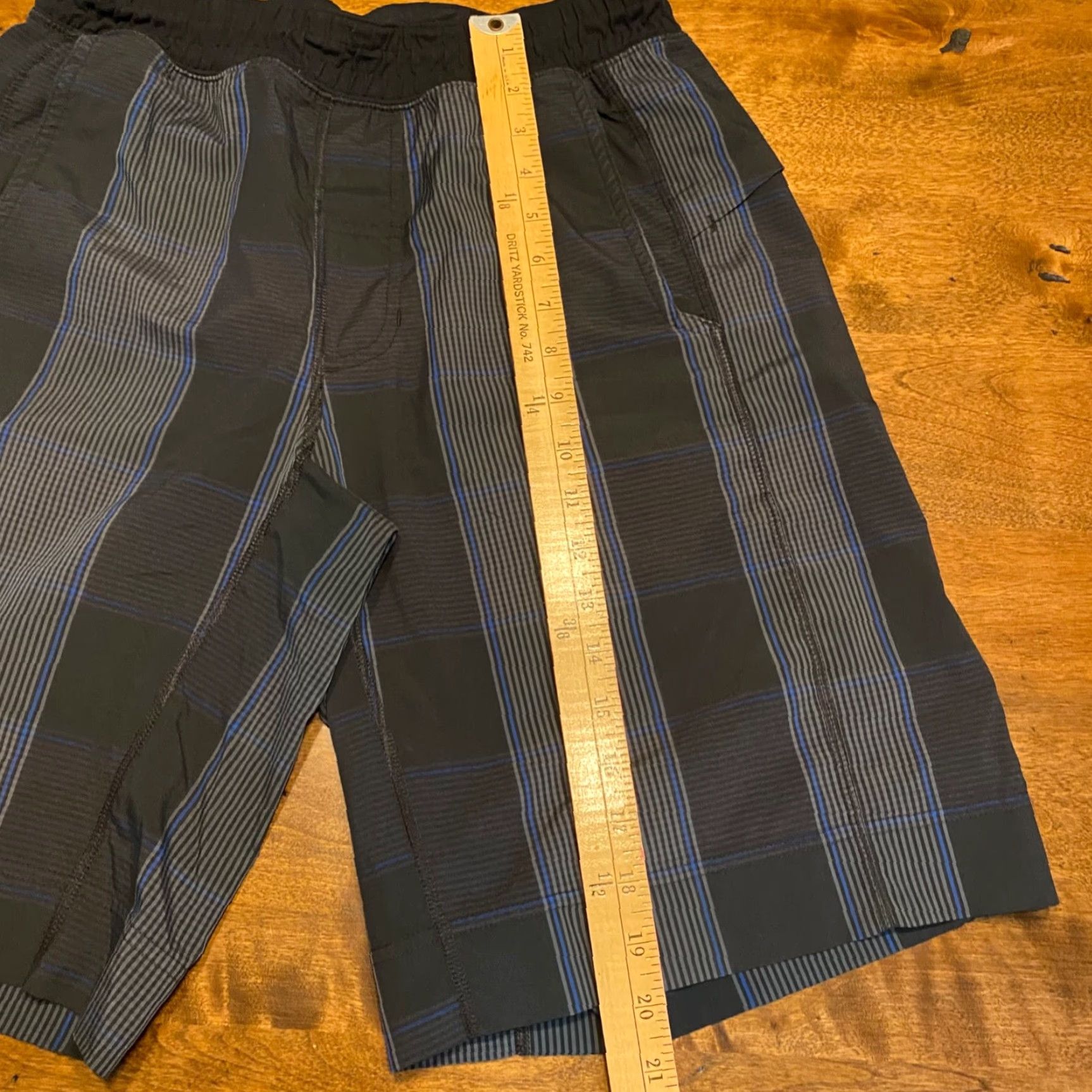 Lululemon Lululemon Shorts Mens Medium Gray Blue Black Workout 10.5" Inseam Regular Multicolor Polyester Blend Sweatpants? Size US 31 - 6 Thumbnail