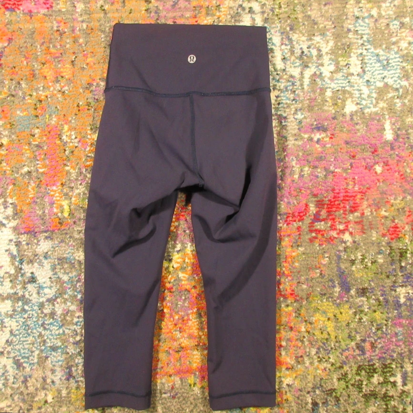 Lululemon VINTAGE Lululemon Cropped Leggings Woman’s 2 Navy Blue Yoga Stretch Pants EUC Size 26" / US 2 / IT 38 - 2 Thumbnail