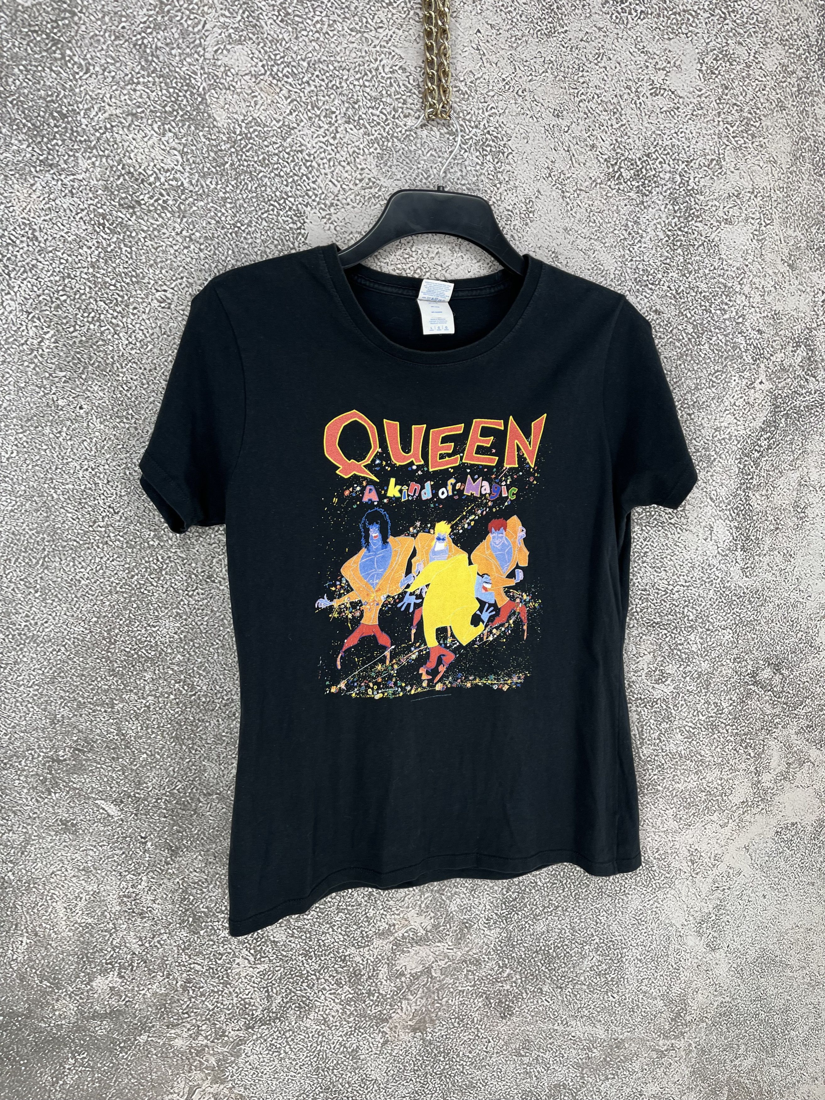 Band Tees Queen Vintage 2000s A Kind of Magic Rock Band Tee Size L / US 10 / IT 46 - 3 Thumbnail