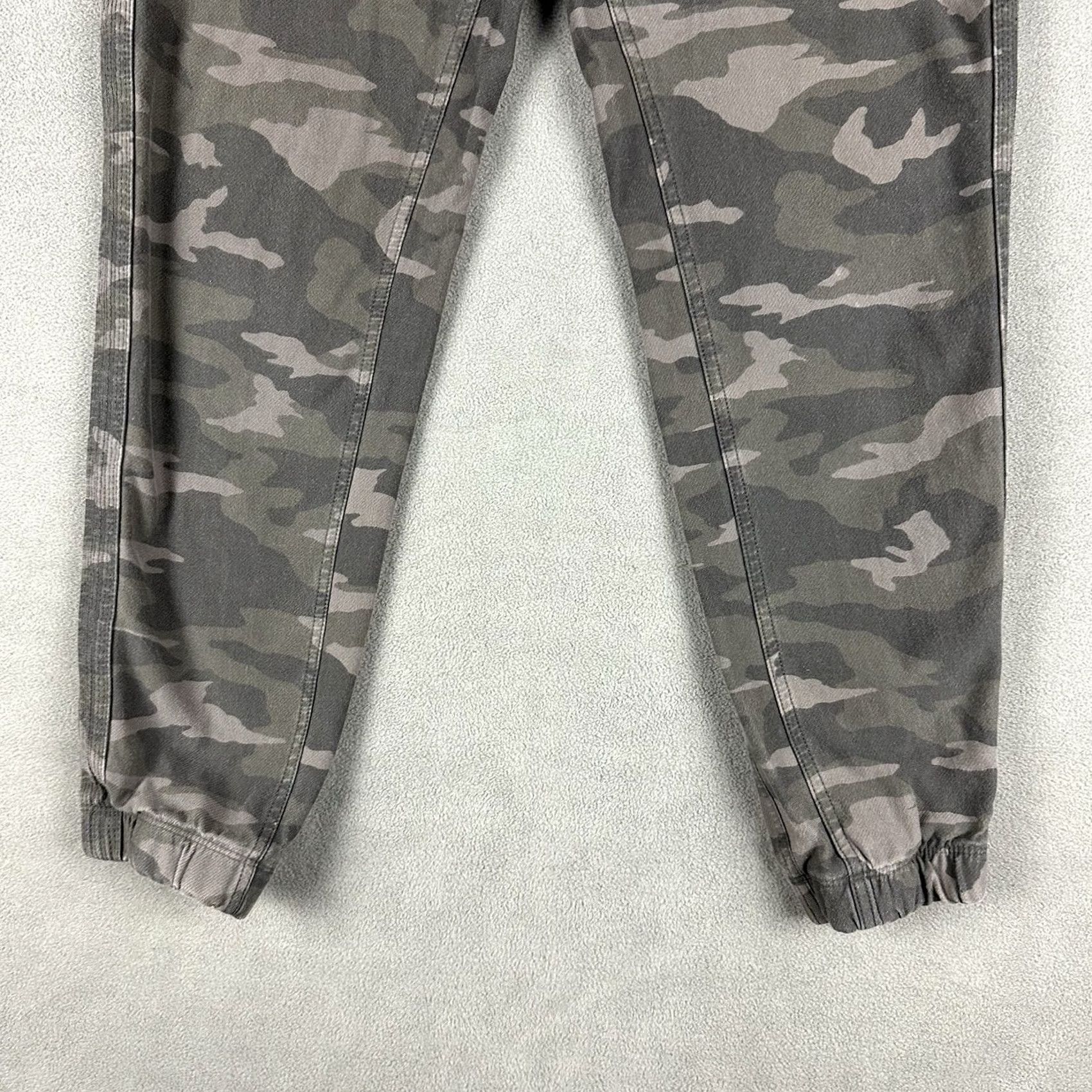 Athleta Athleta Pants Womens 2 Green Farallon Jogger Camo Athleisure Sweatpants Lounge Size 26" / US 2 / IT 38 - 5 Thumbnail