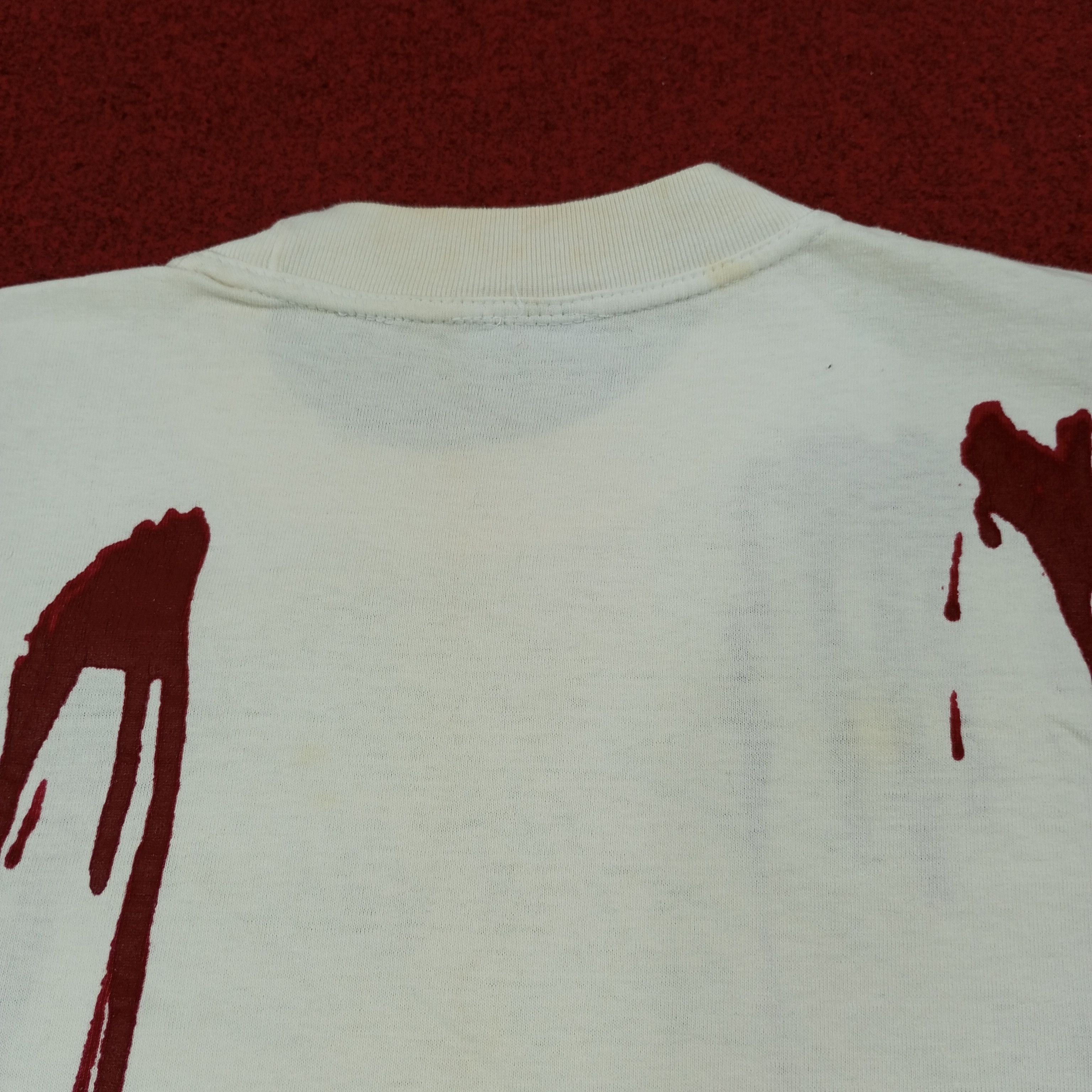 Vintage Shark Attack Shark Catchers Club Australia Vintage Tshirt Size US L / EU 52-54 / 3 - 7 Thumbnail