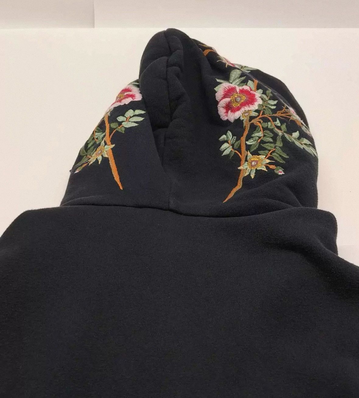 Gucci Gucci Black small destruction embroidered hooded sweatshirt Size US S / EU 44-46 / 1 - 12 Thumbnail