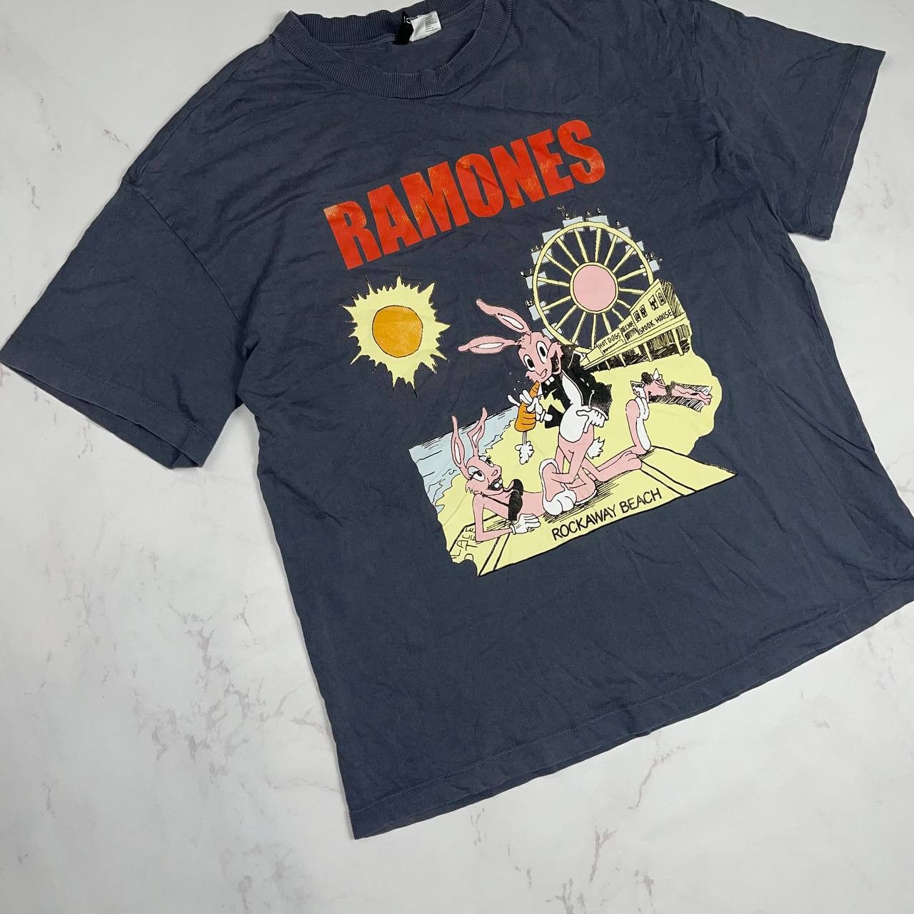 Vintage Band Tees × Vintage Ramones Rockaway Beach t-Shirt Sz M Size US M / EU 48-50 / 2 - 2 Thumbnail
