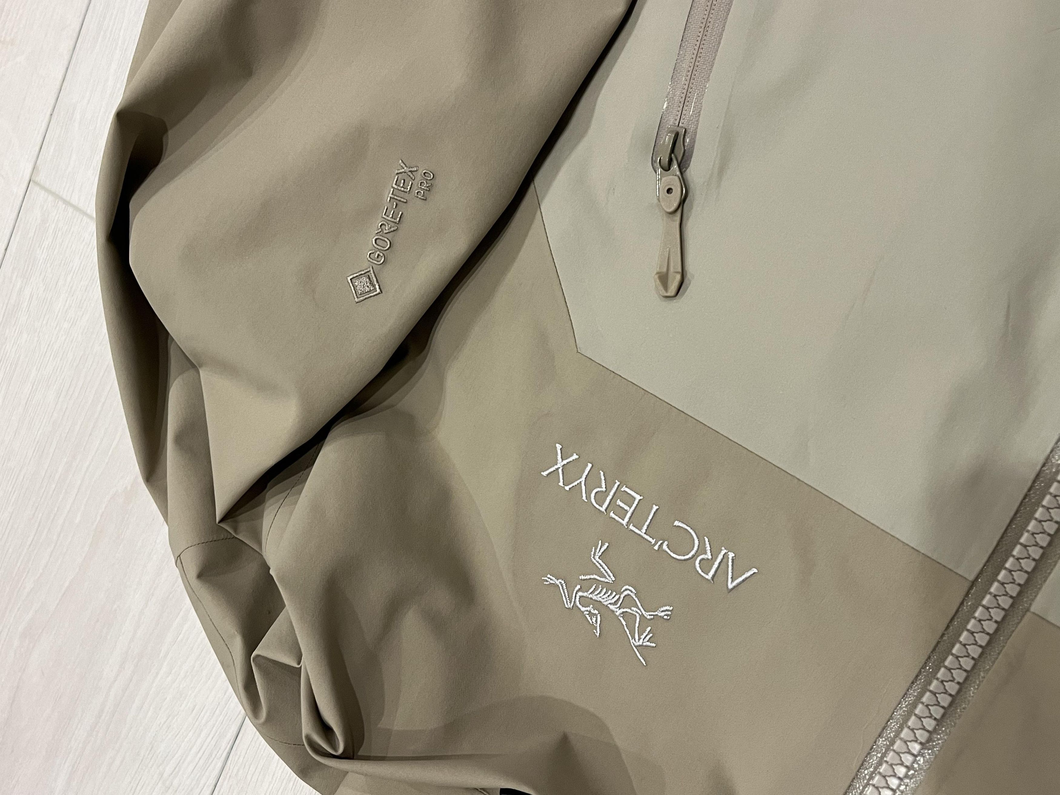 Arc'Teryx Beta AR (Smoke Bluff) - Small | Grailed