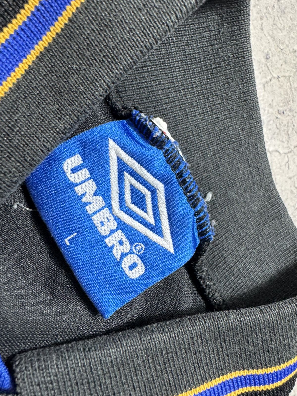 Umbro Umbro 1993/1995 Vintage 90’s Soccer Jersey Black Size US L / EU 52-54 / 3 - 6 Thumbnail