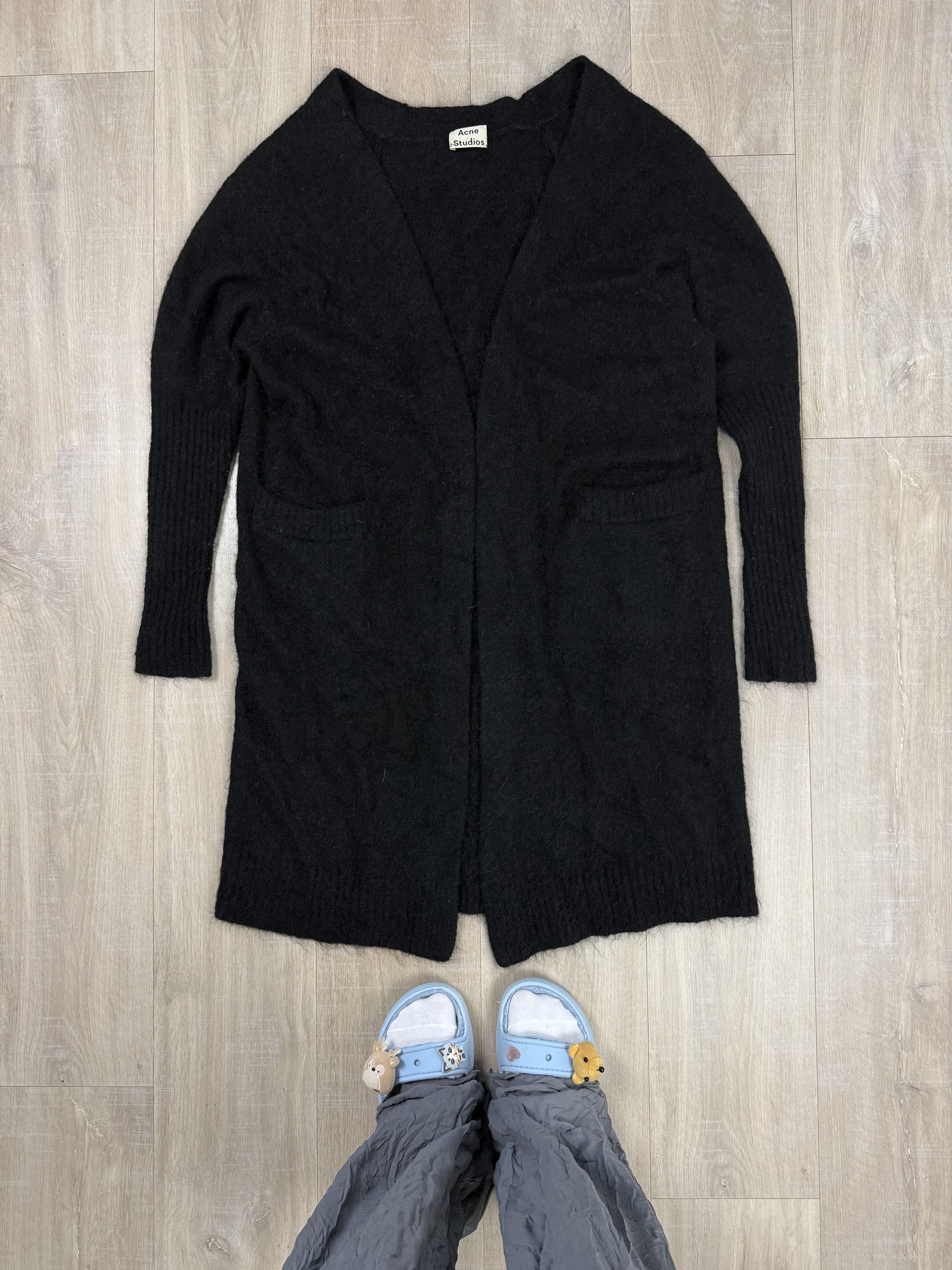 Acne Studios Acne Studios Cardigan Black Raya Raw14 Size XS / US 0-2 / IT 36-38 - 1 Thumbnail