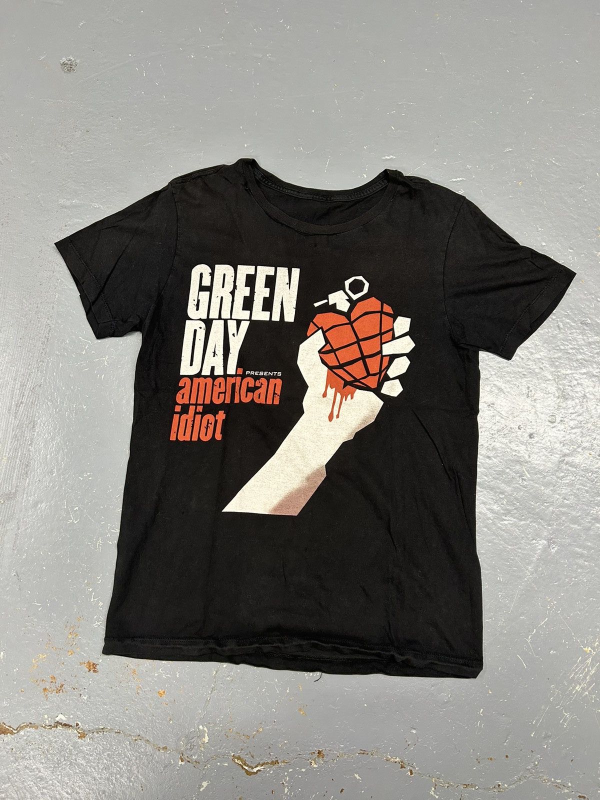 Band Tees × Vintage Crazy Vintage Y2K Essential Green Day American Idiot T-Shirt Size US M / EU 48-50 / 2 - 1 Thumbnail