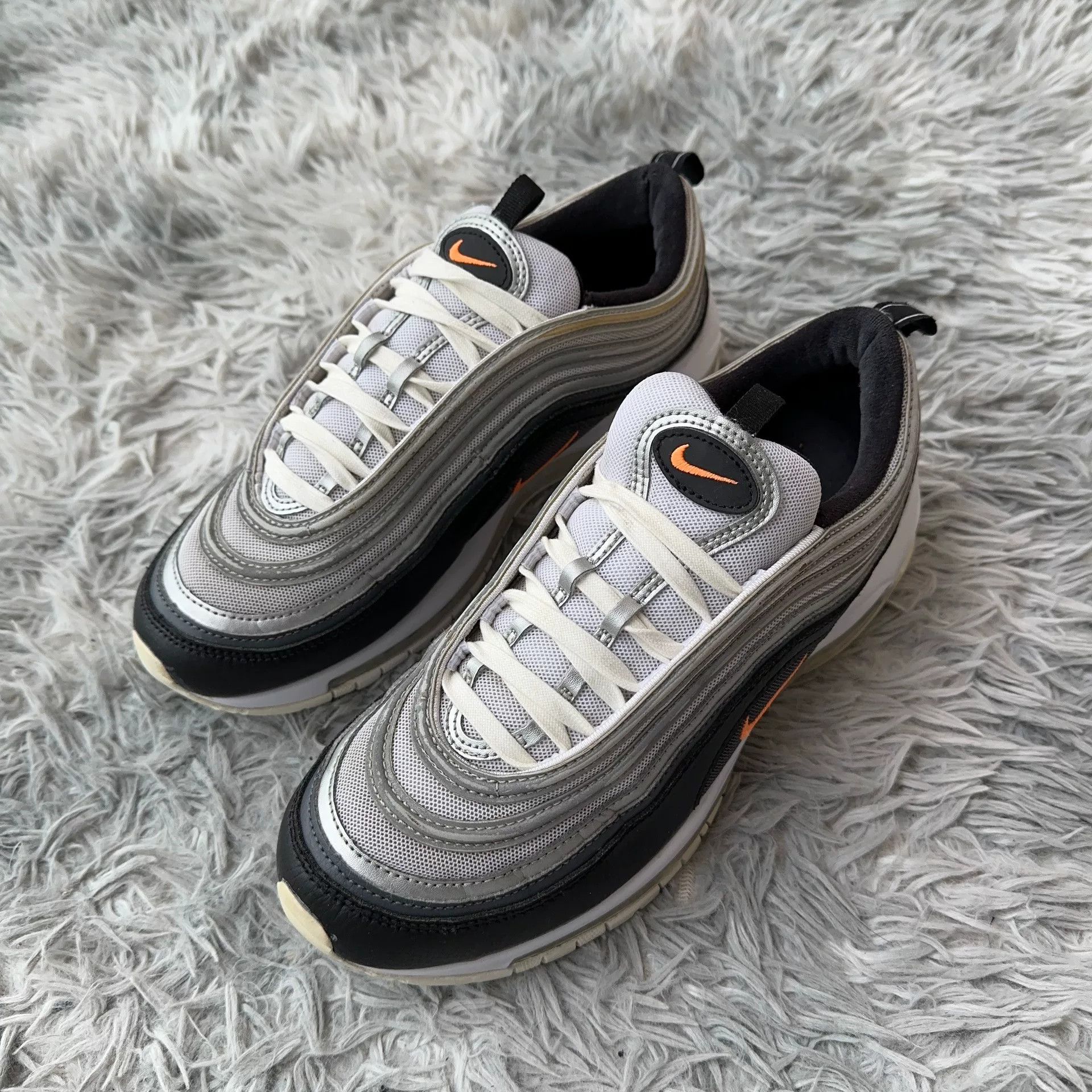 Nike Nike Lowtop Sneakers 42 Men Size US 9 / EU 42 - 1 Thumbnail