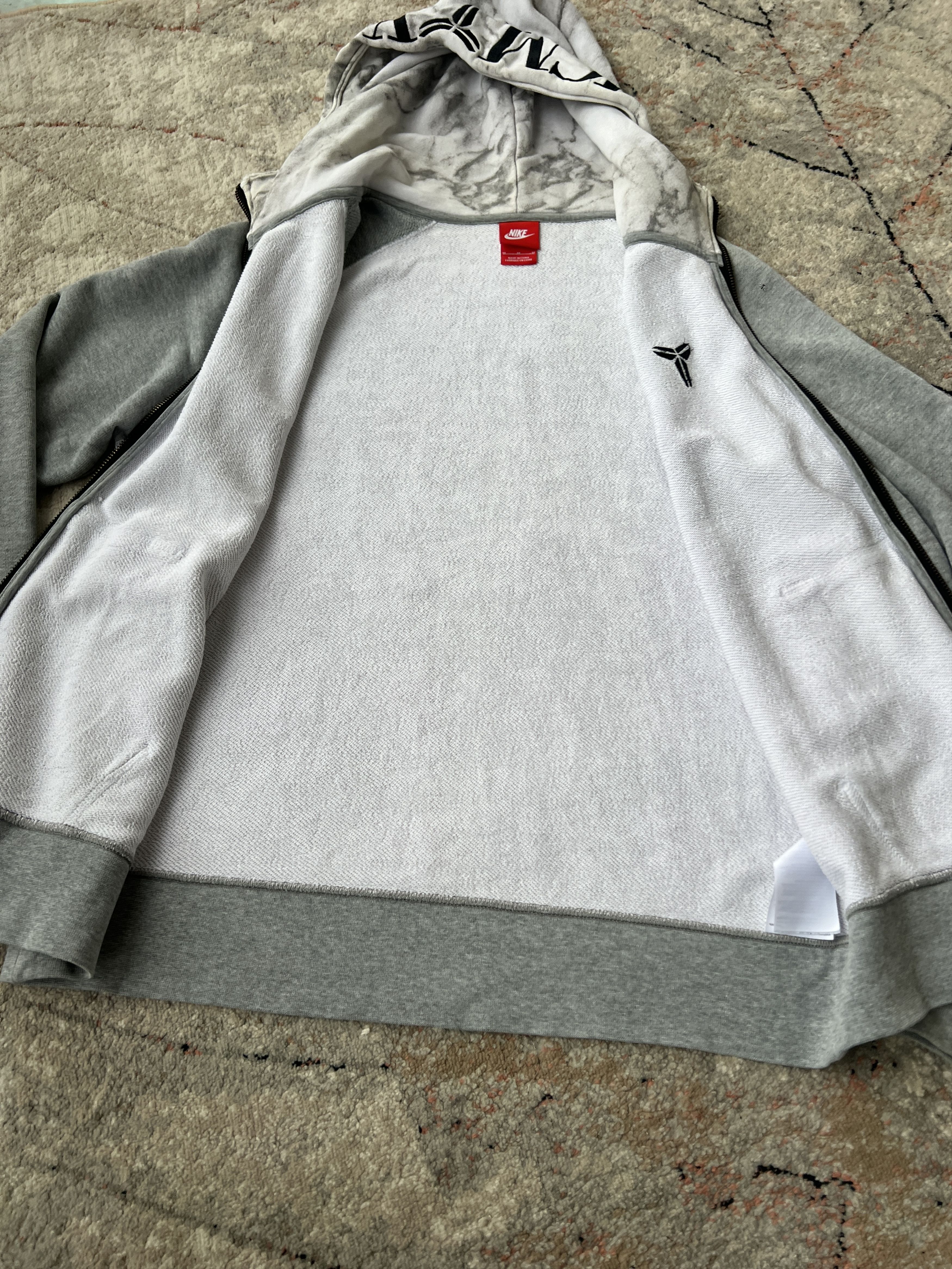 Nike Nike Kobe Creating a Masterpiece Since 1999 MMXIV Zip Hoodie Size US M / EU 48-50 / 2 - 5 Thumbnail