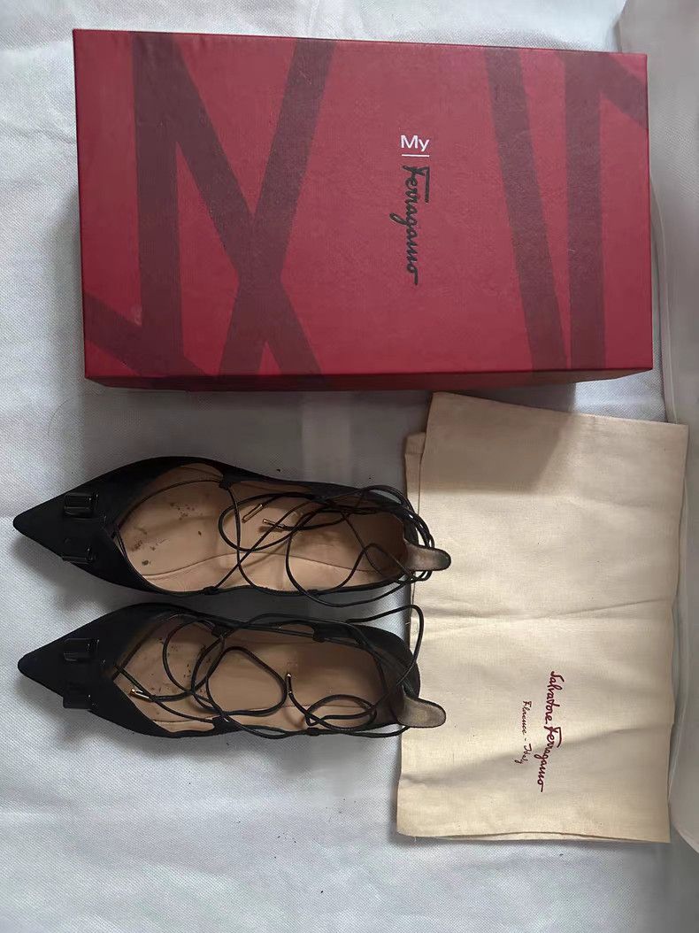 Salvatore Ferragamo Ferragamo Black Suede Ballet Flats Q9 Size US 6 / IT 36 - 7 Thumbnail