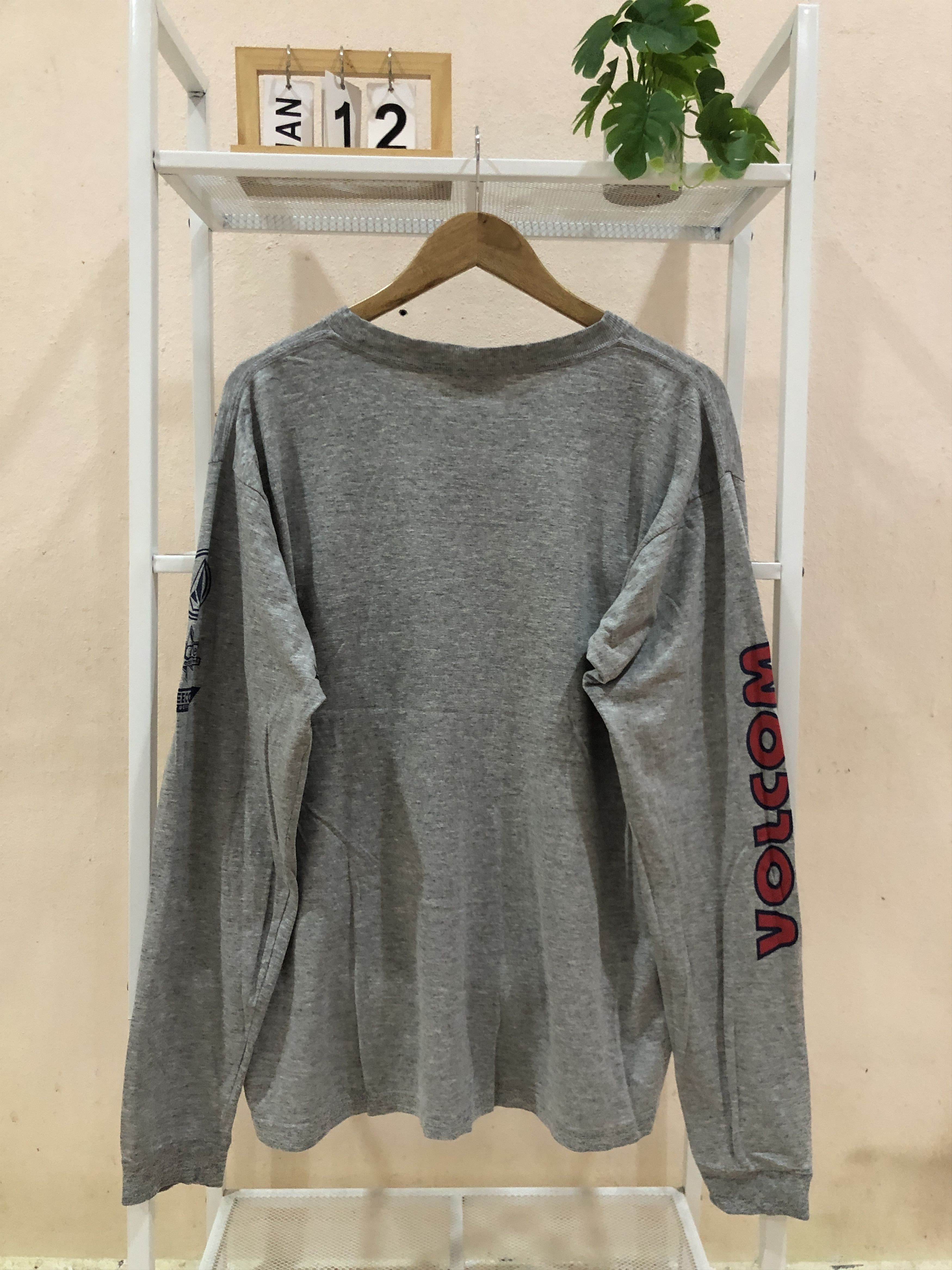 Volcom Vintage Volcom Graphic Iconic Logo Long Sleeve Tshirts Size US M / EU 48-50 / 2 - 2 Thumbnail