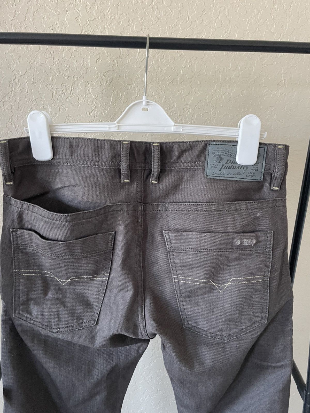 Diesel Braddom Reg Slim Carrot jeans Size US 33 - 7 Thumbnail