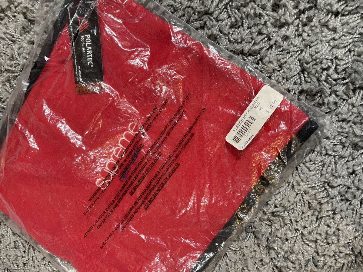 Supreme 2016FW Supreme Polartec Box Logo Fleece Neck Gaiter Red Size ONE SIZE - 5 Thumbnail