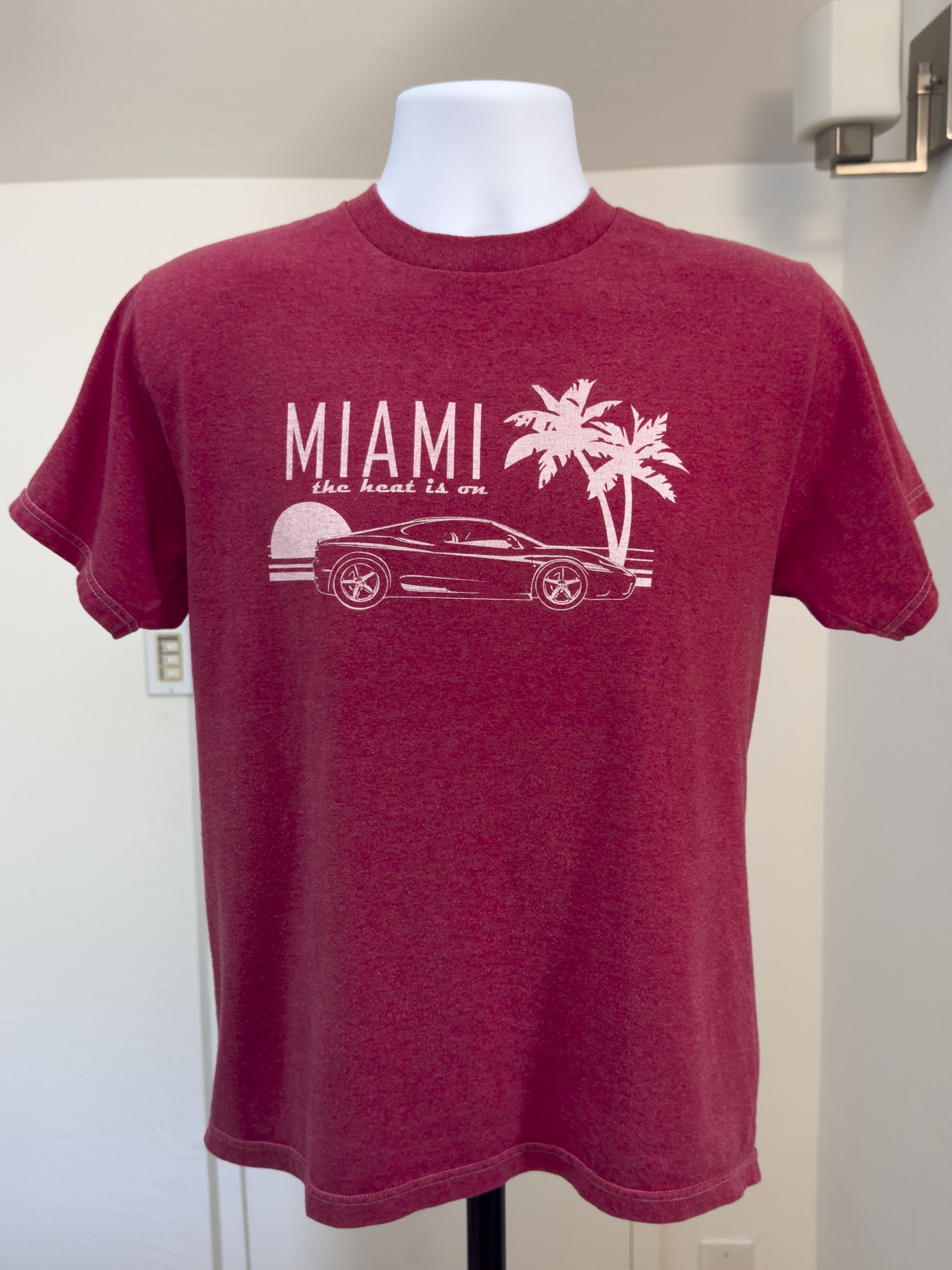 Other Vintage Miami “The Heat Is On” Graphic T-Shirt Size US M / EU 48-50 / 2 - 1 Thumbnail